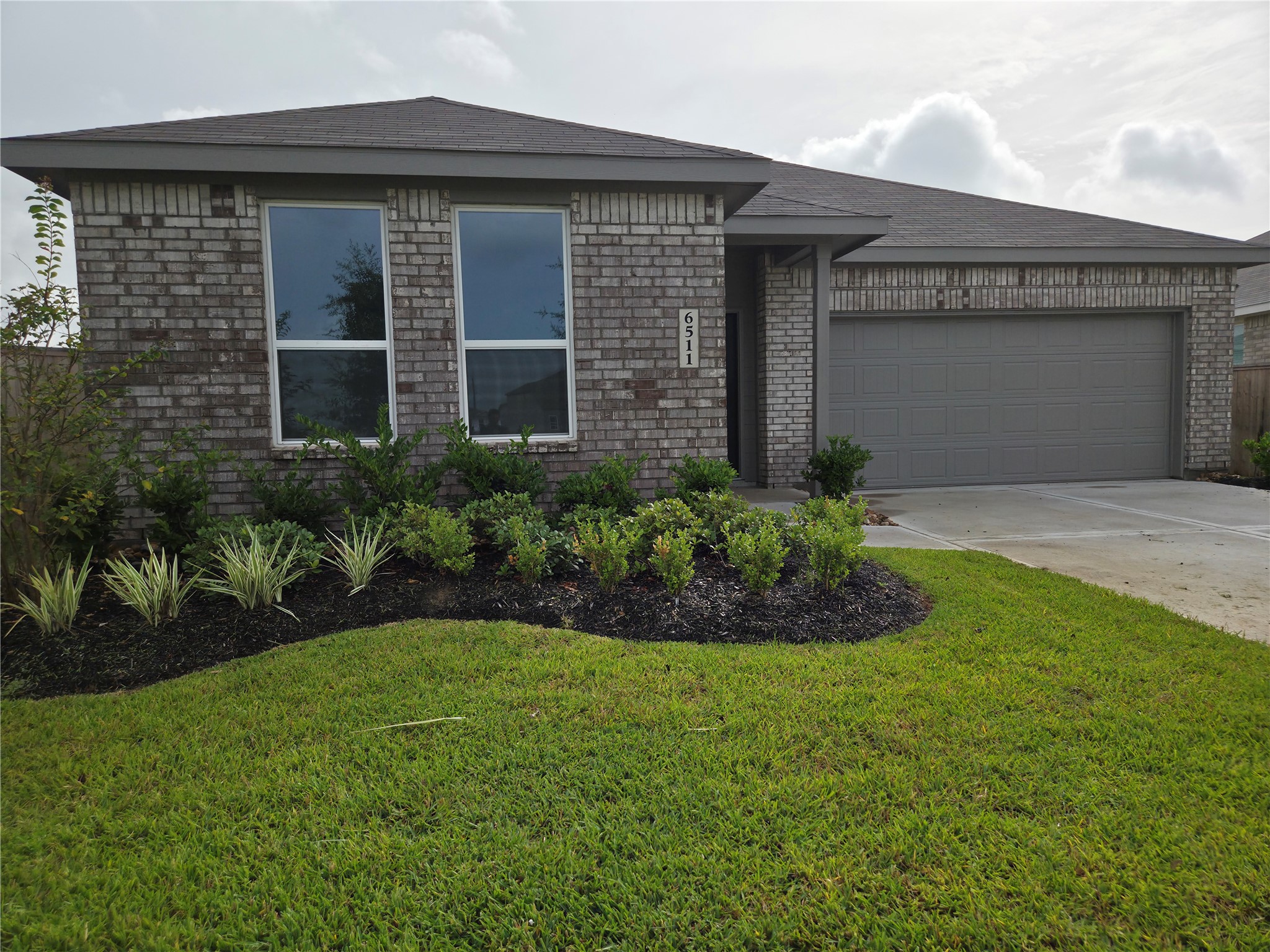 6511 Silver Emperor Lane Property Photo 2