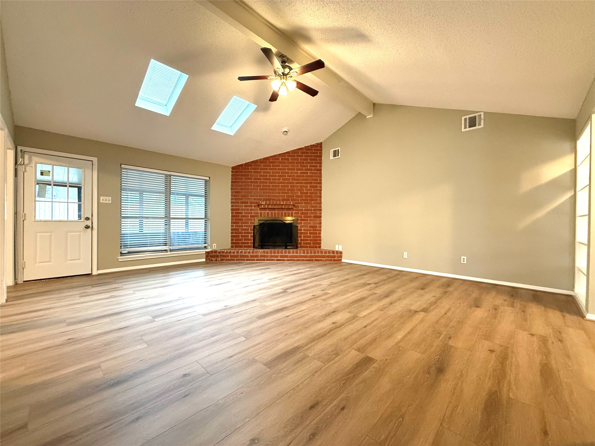 3022 Mosby Drive Property Photo 3