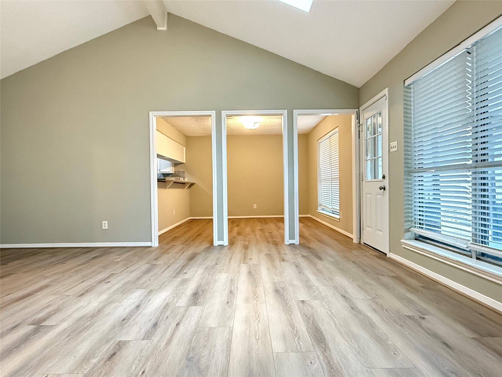 3022 Mosby Drive Property Photo 6