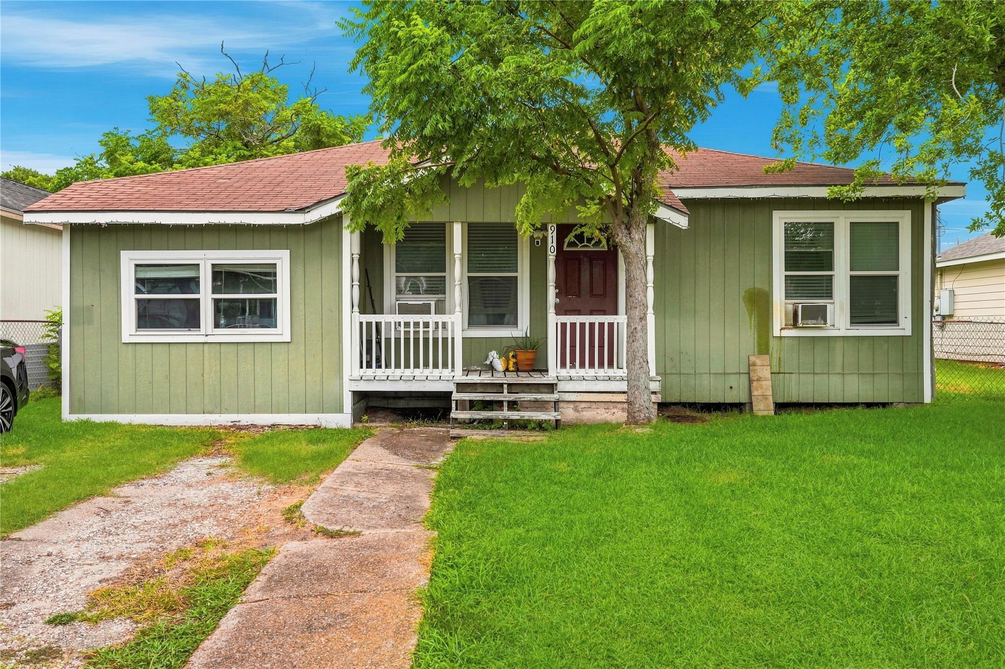 910 W 6th Street, Freeport Tx 77541 Property Photo 1