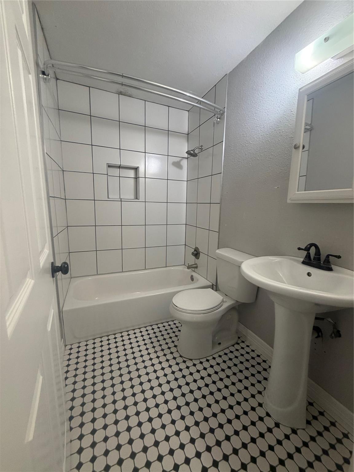 2434 Oleander Drive Property Photo 12