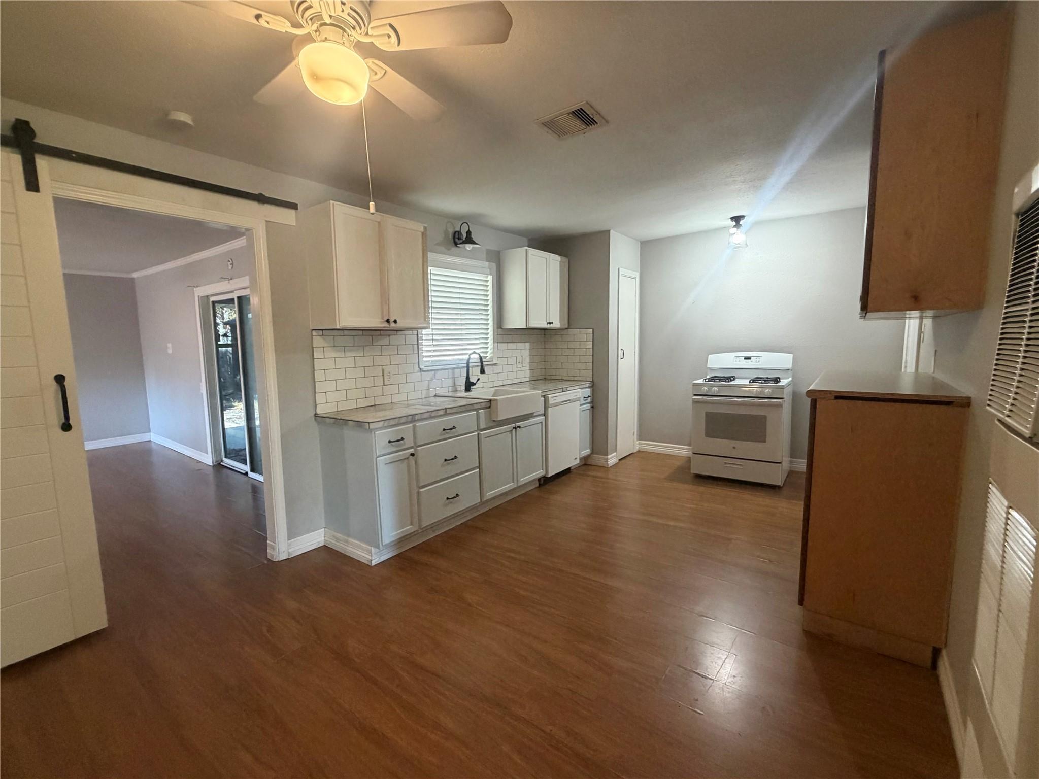 2434 Oleander Drive Property Photo 13