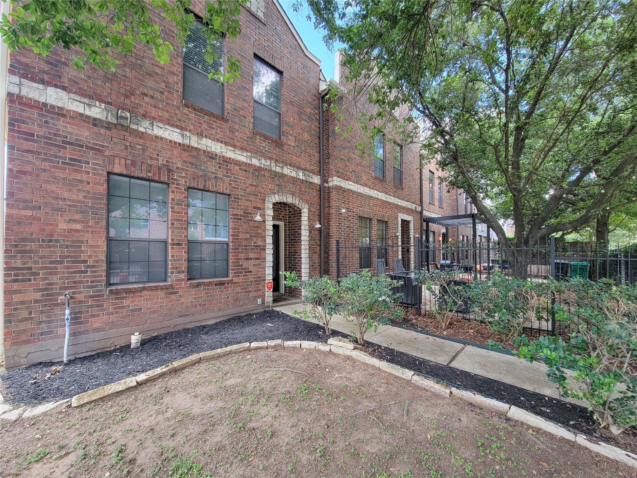1414 Emancipation Avenue A Property Photo 2