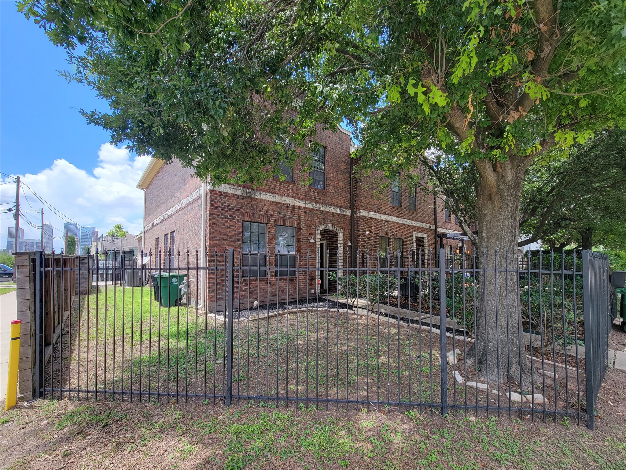 1414 Emancipation Avenue A Property Photo 3