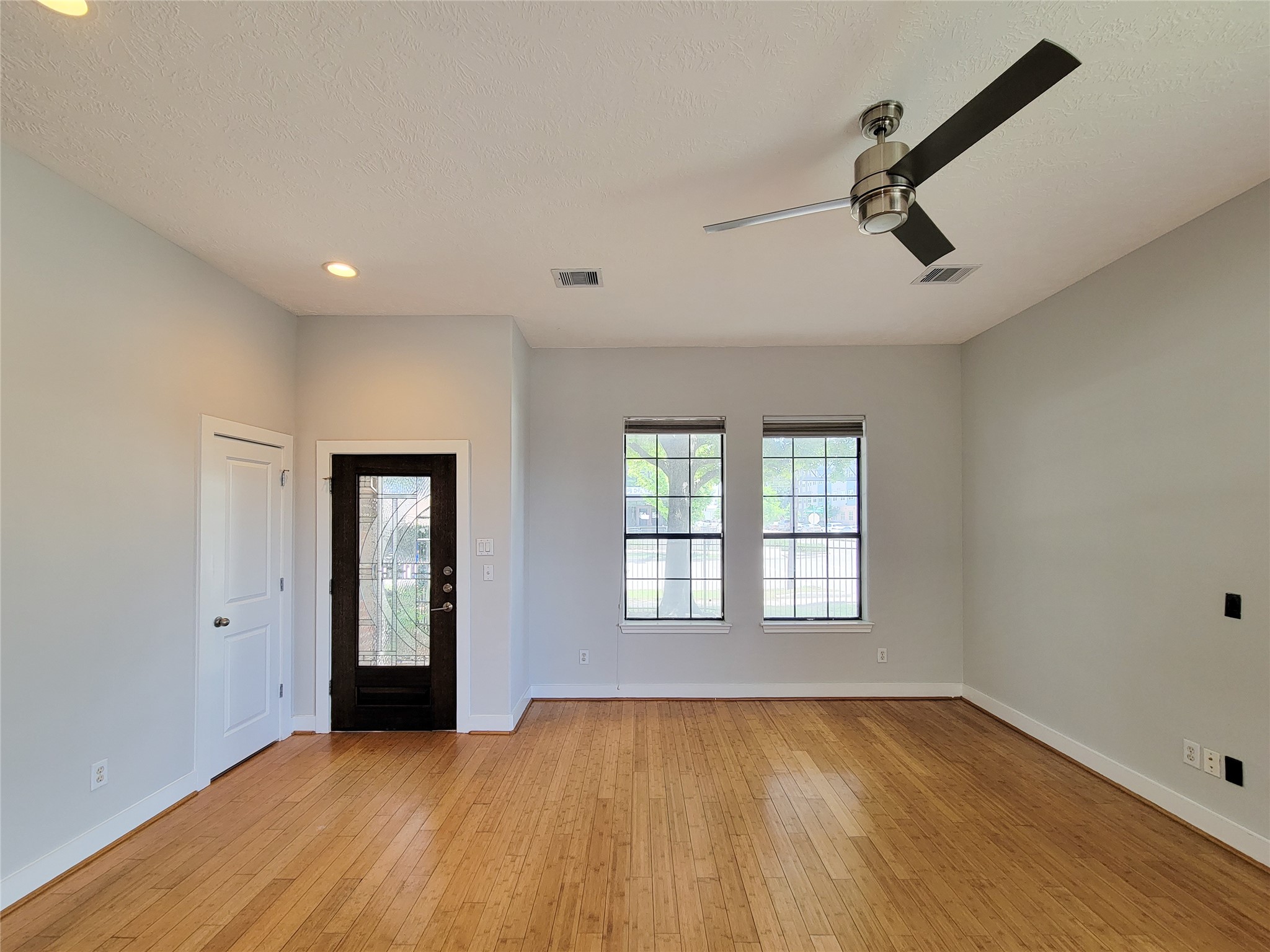 1414 Emancipation Avenue A Property Photo 4
