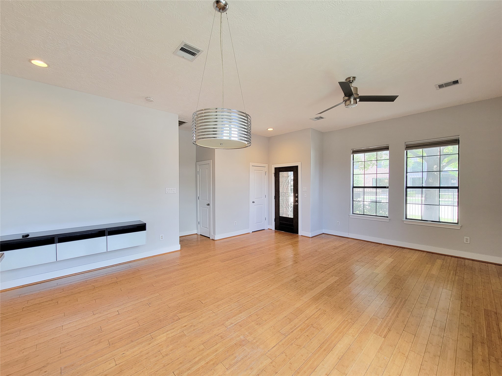 1414 Emancipation Avenue A Property Photo 5