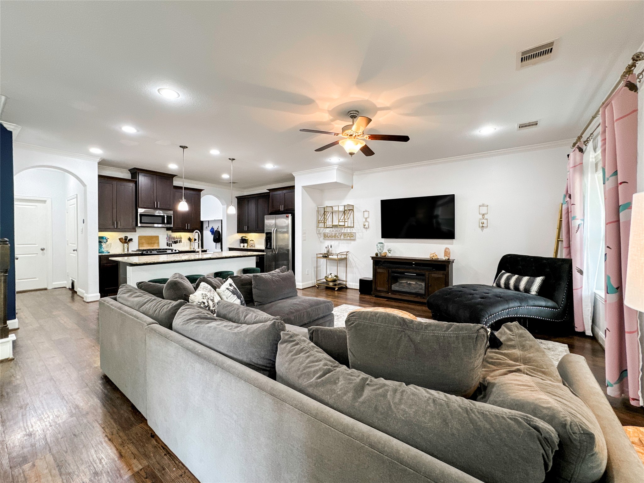 717 Via Lago Property Photo 3