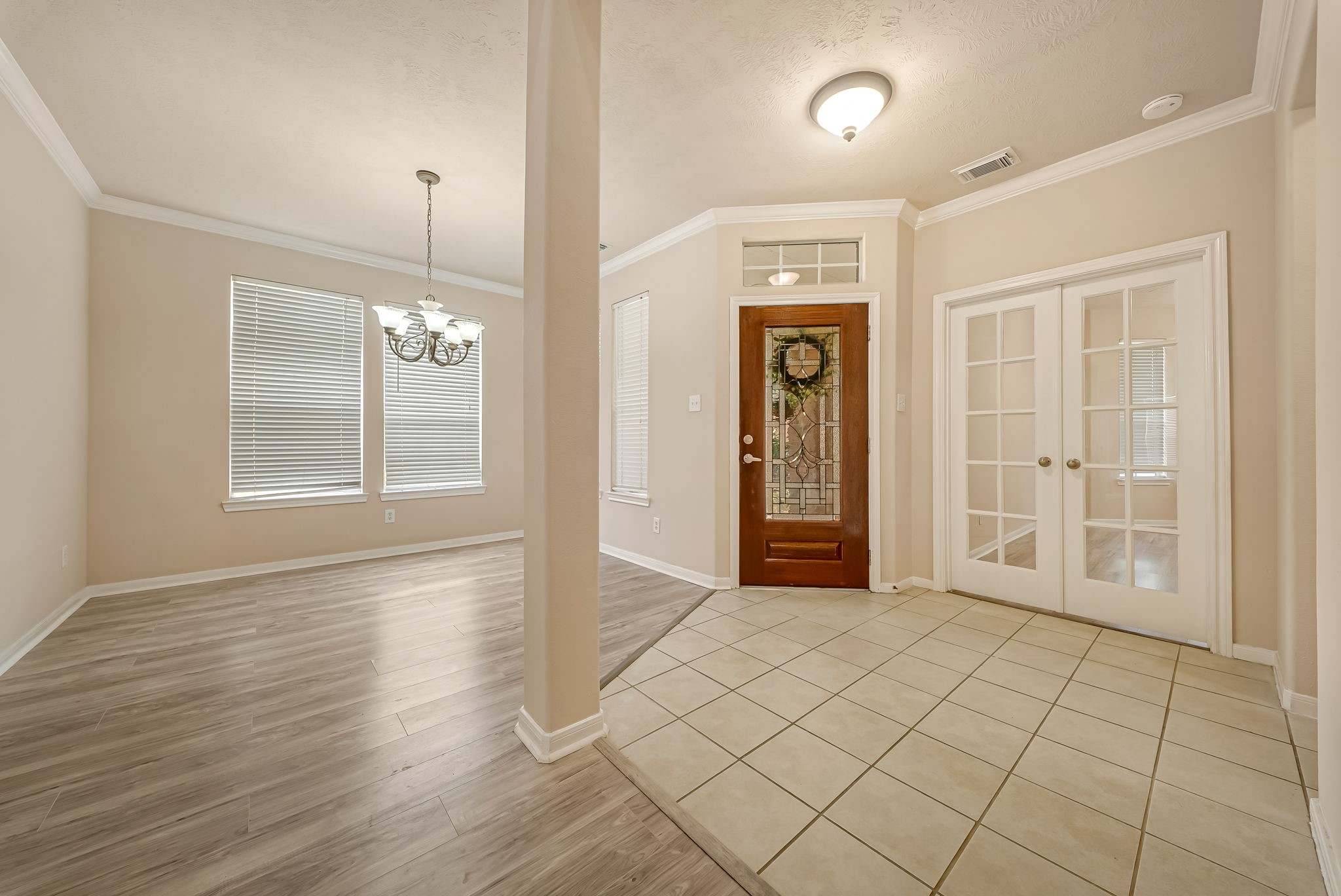 18106 Linden Forest Lane Property Photo 3