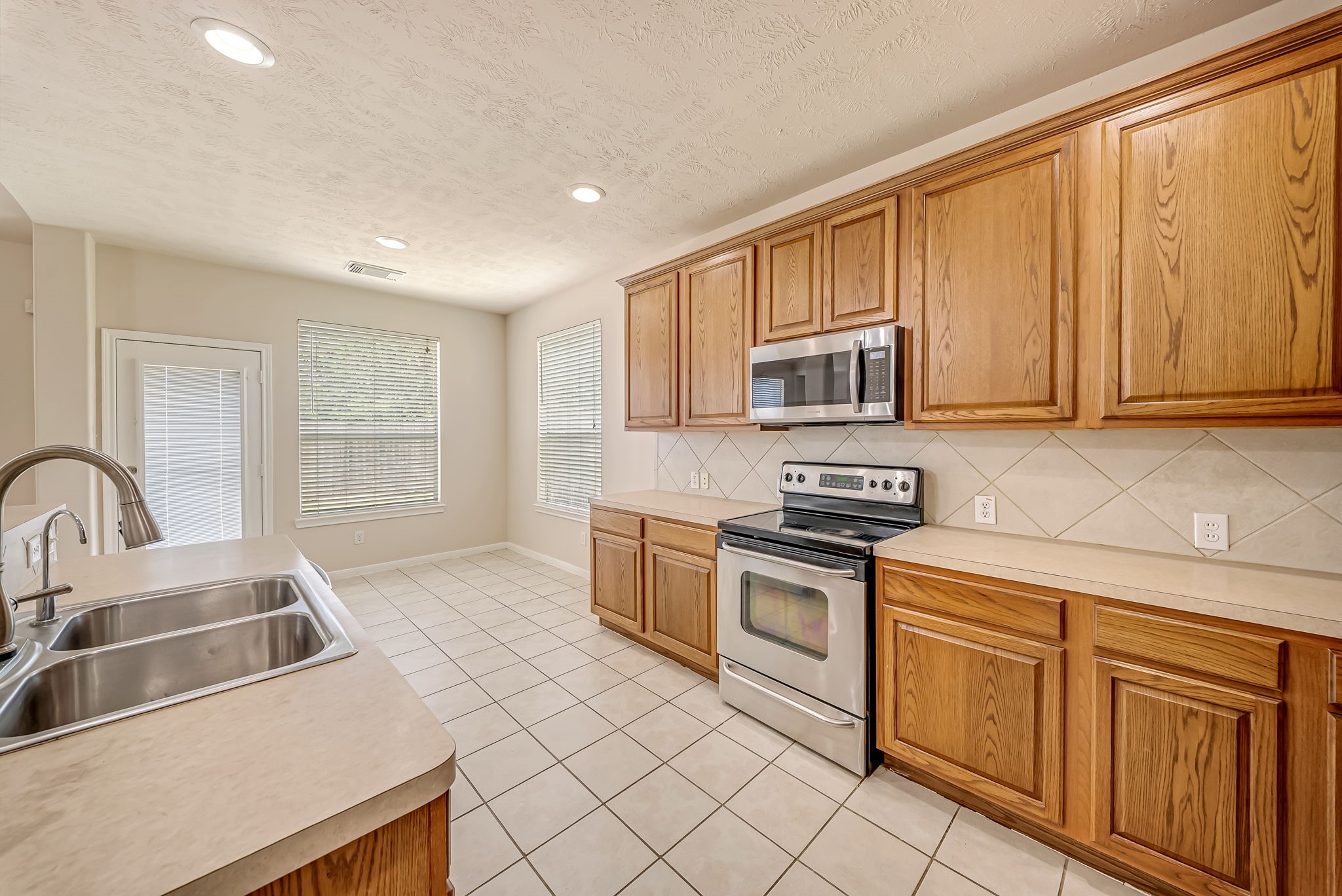 18106 Linden Forest Lane Property Photo 13