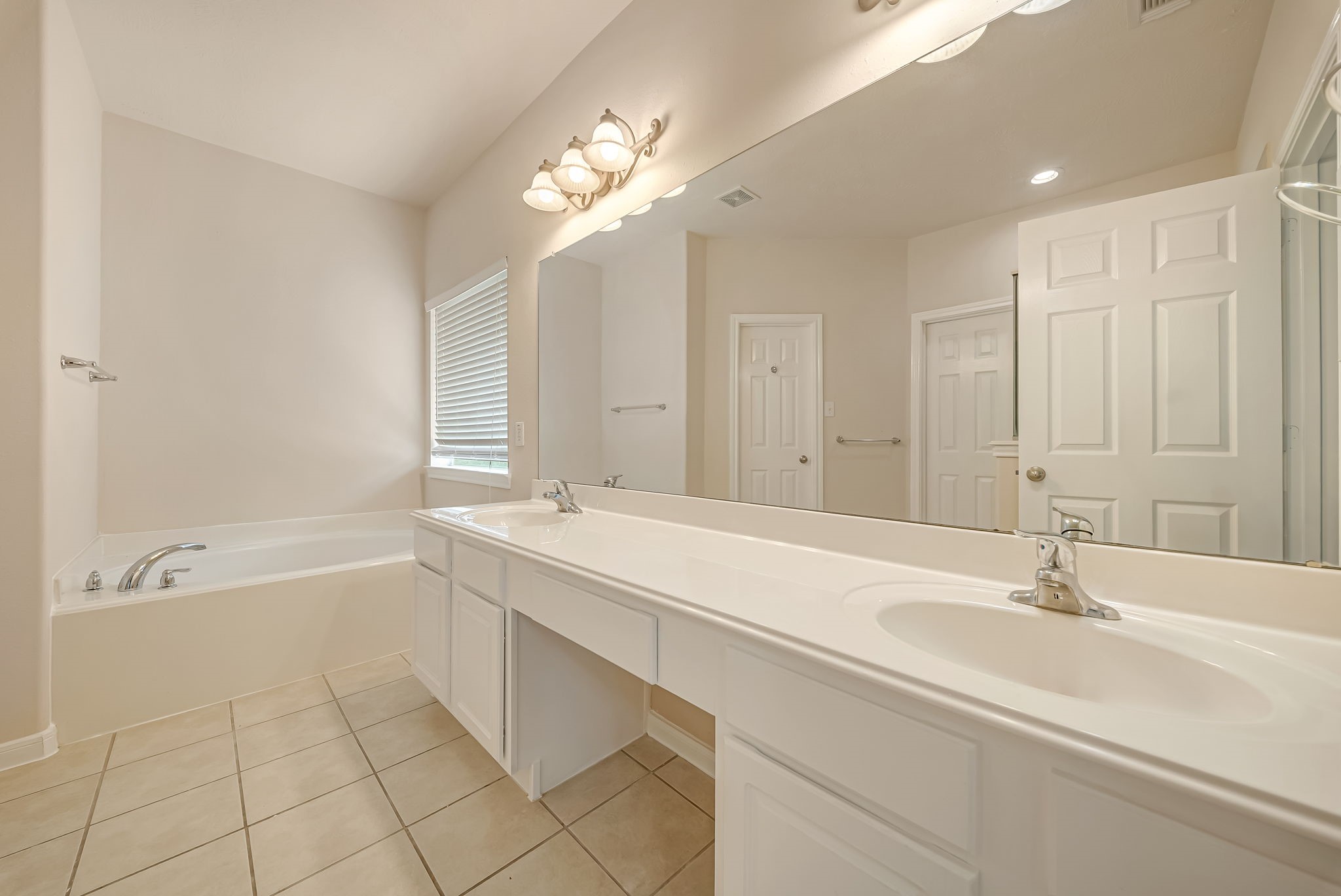 18106 Linden Forest Lane Property Photo 21