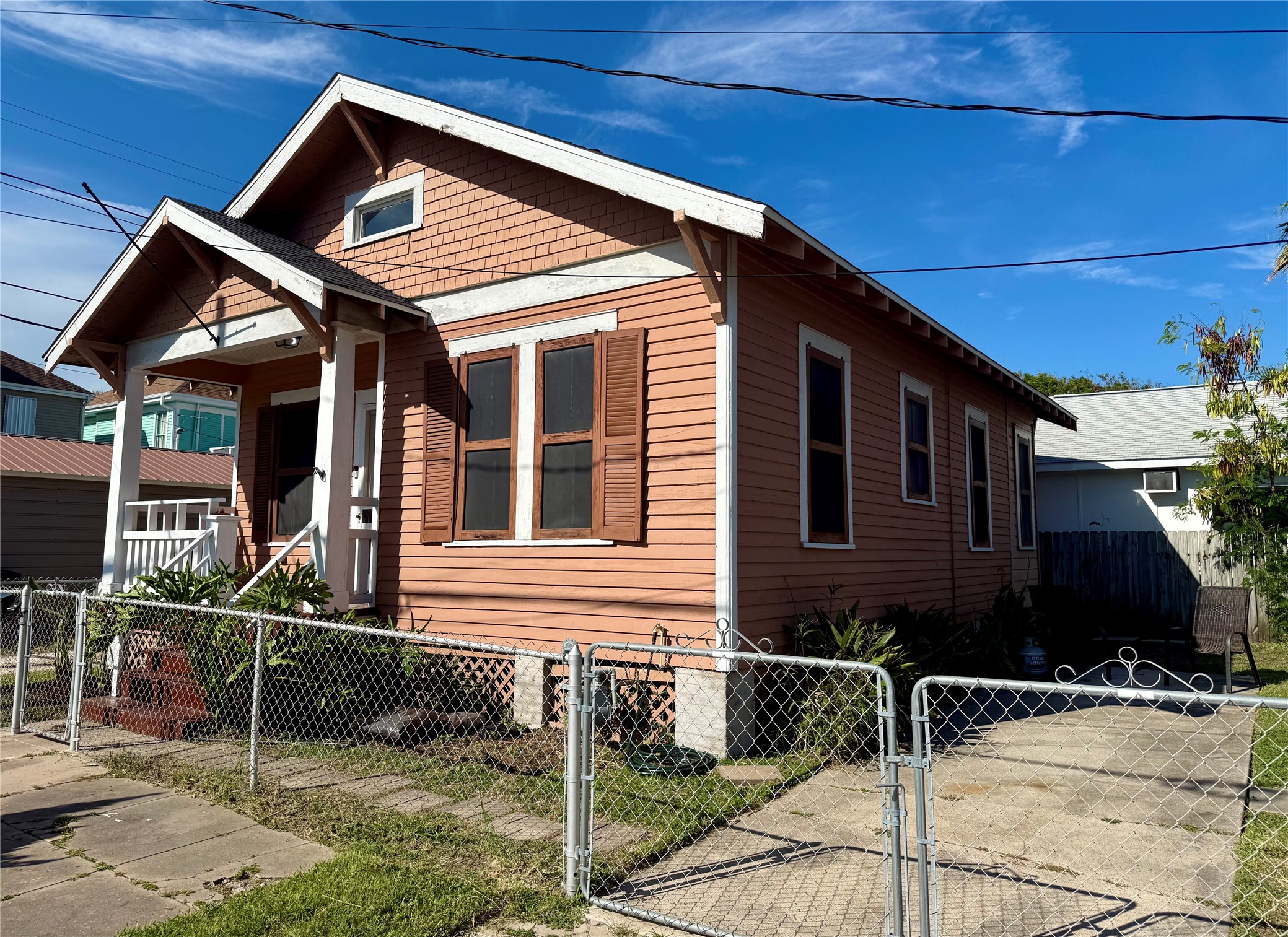 1916 26th Street Property Photo 3