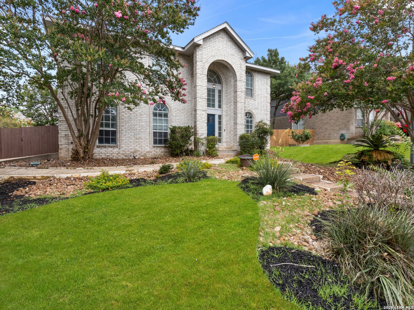 815 Stoneway Dr Property Photo 2