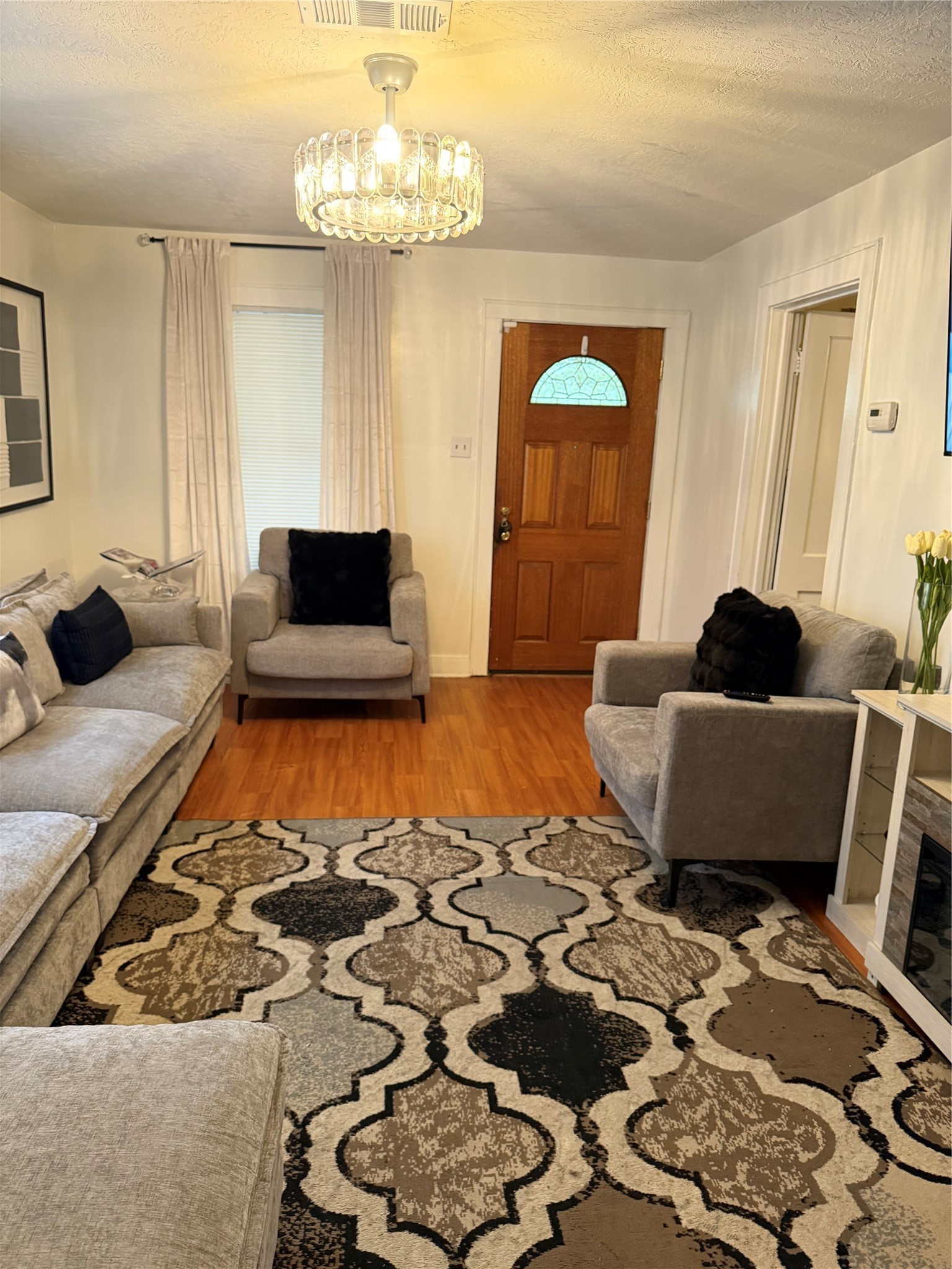 6211 Los Angeles Street Property Photo 2