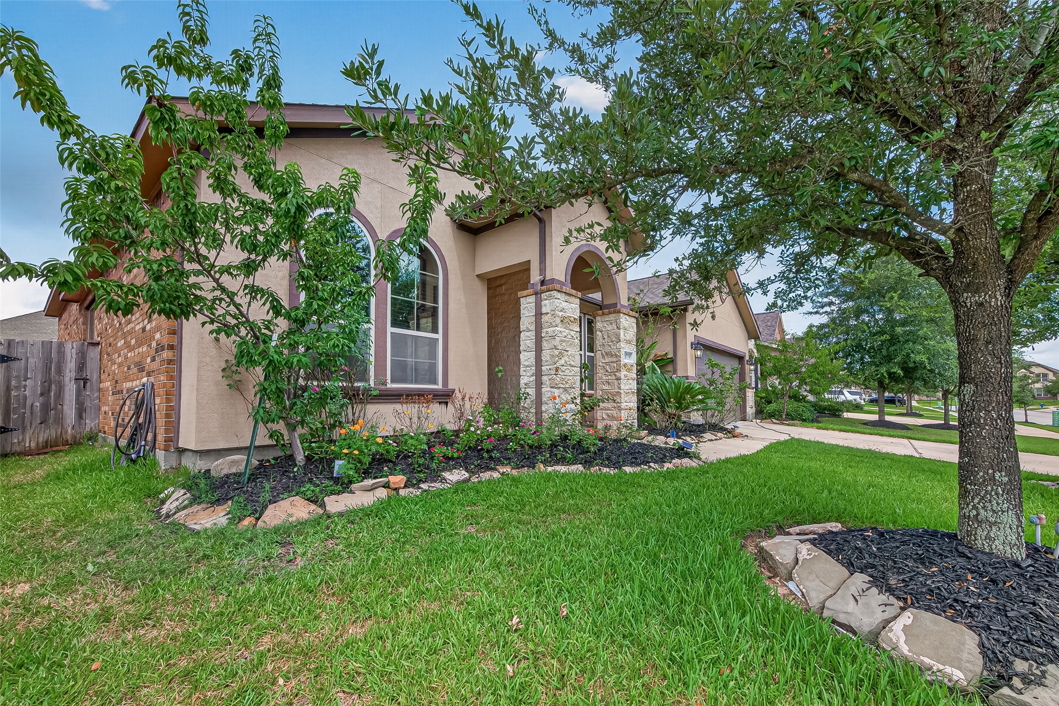 18719 Evanhale Bend Drive Property Photo 2