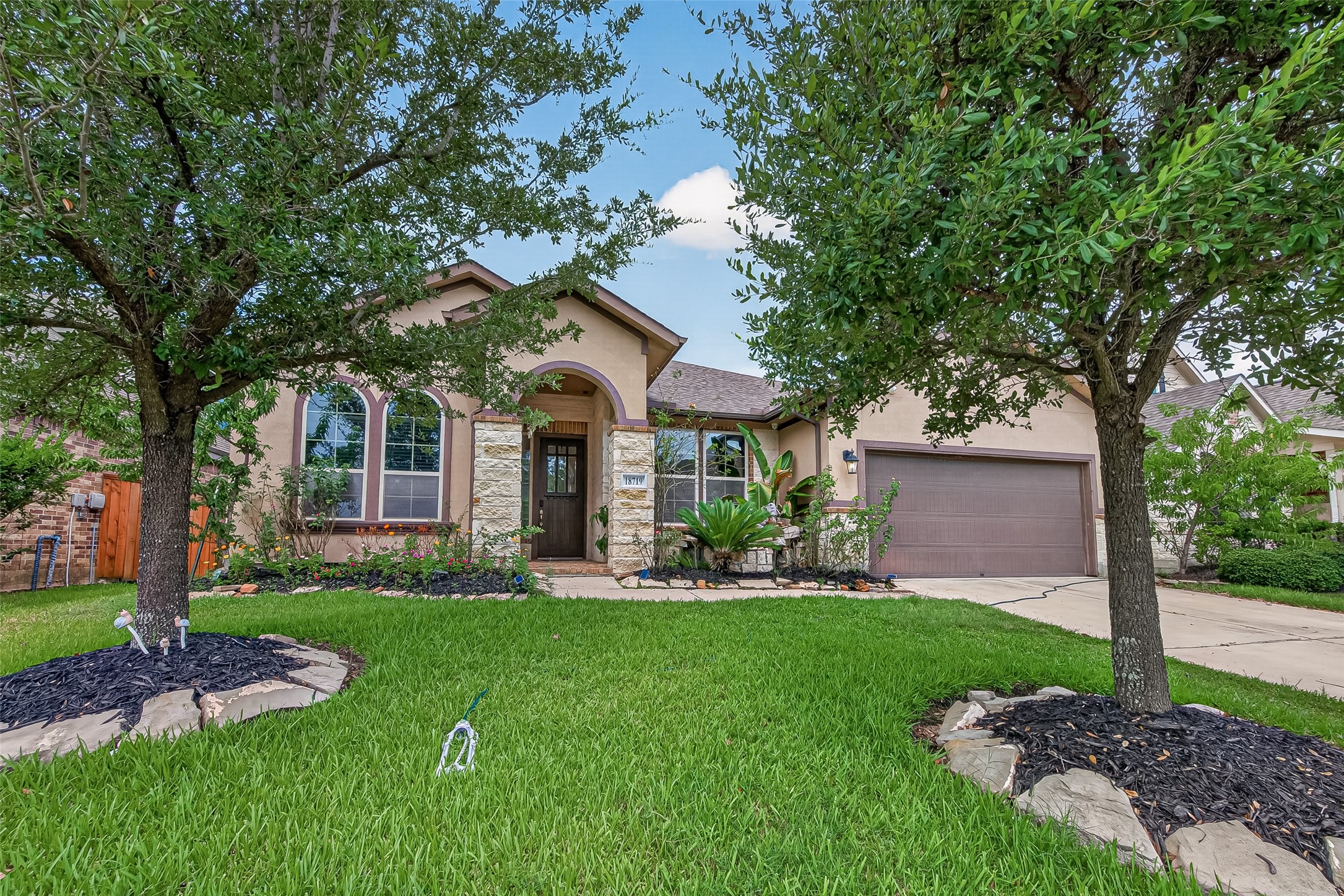 18719 Evanhale Bend Drive Property Photo 3