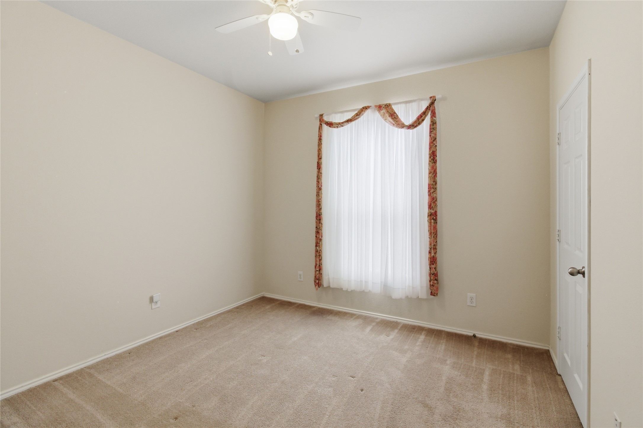 19910 Roycroft Lane Property Photo 21