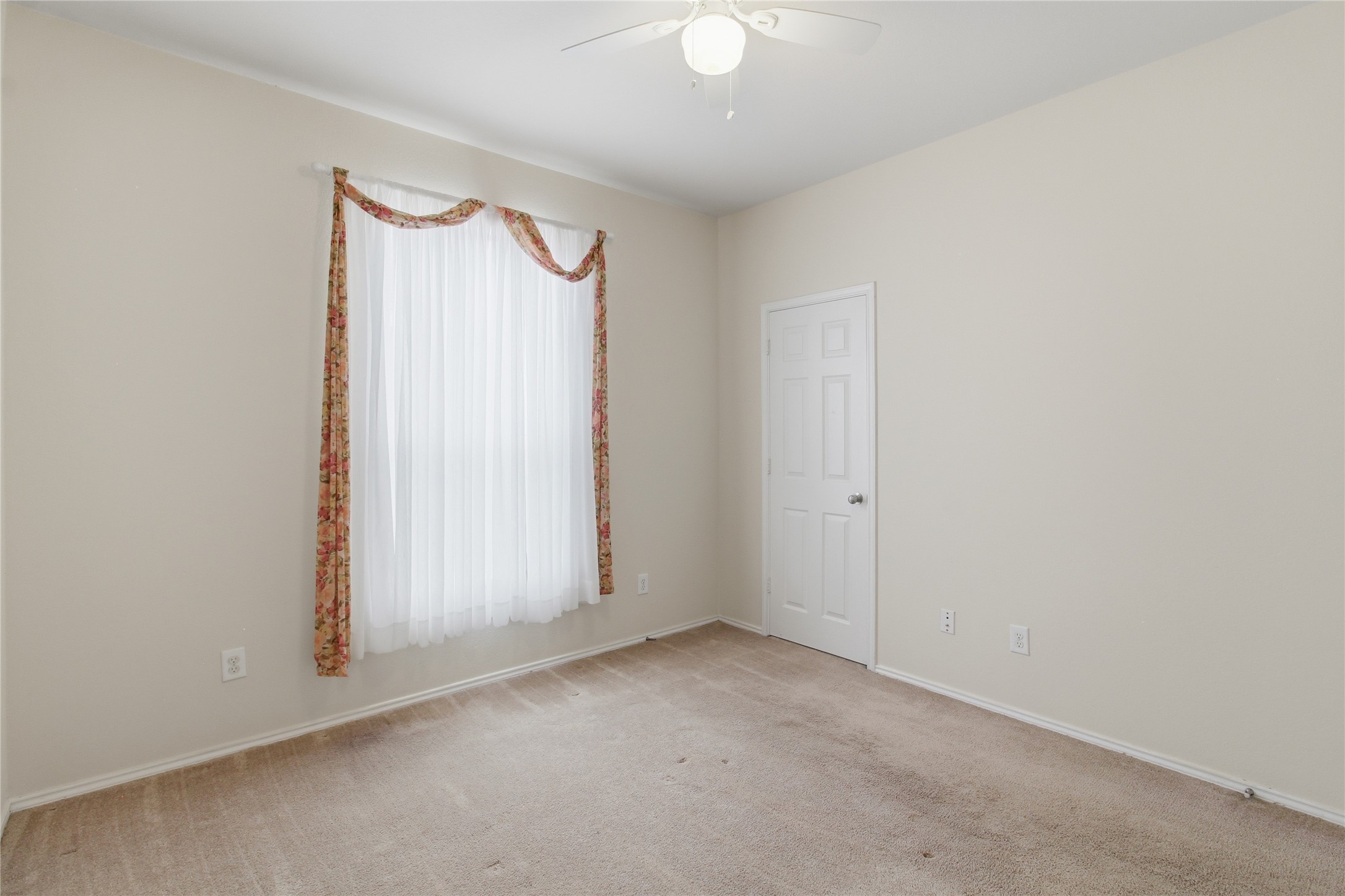 19910 Roycroft Lane Property Photo 22