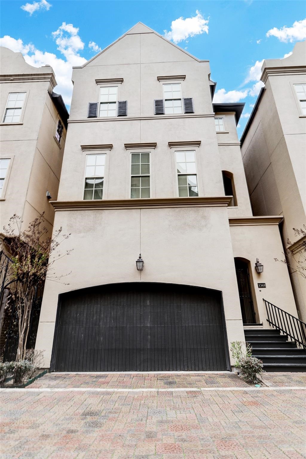 1368 W 25th Street Property Photo 1