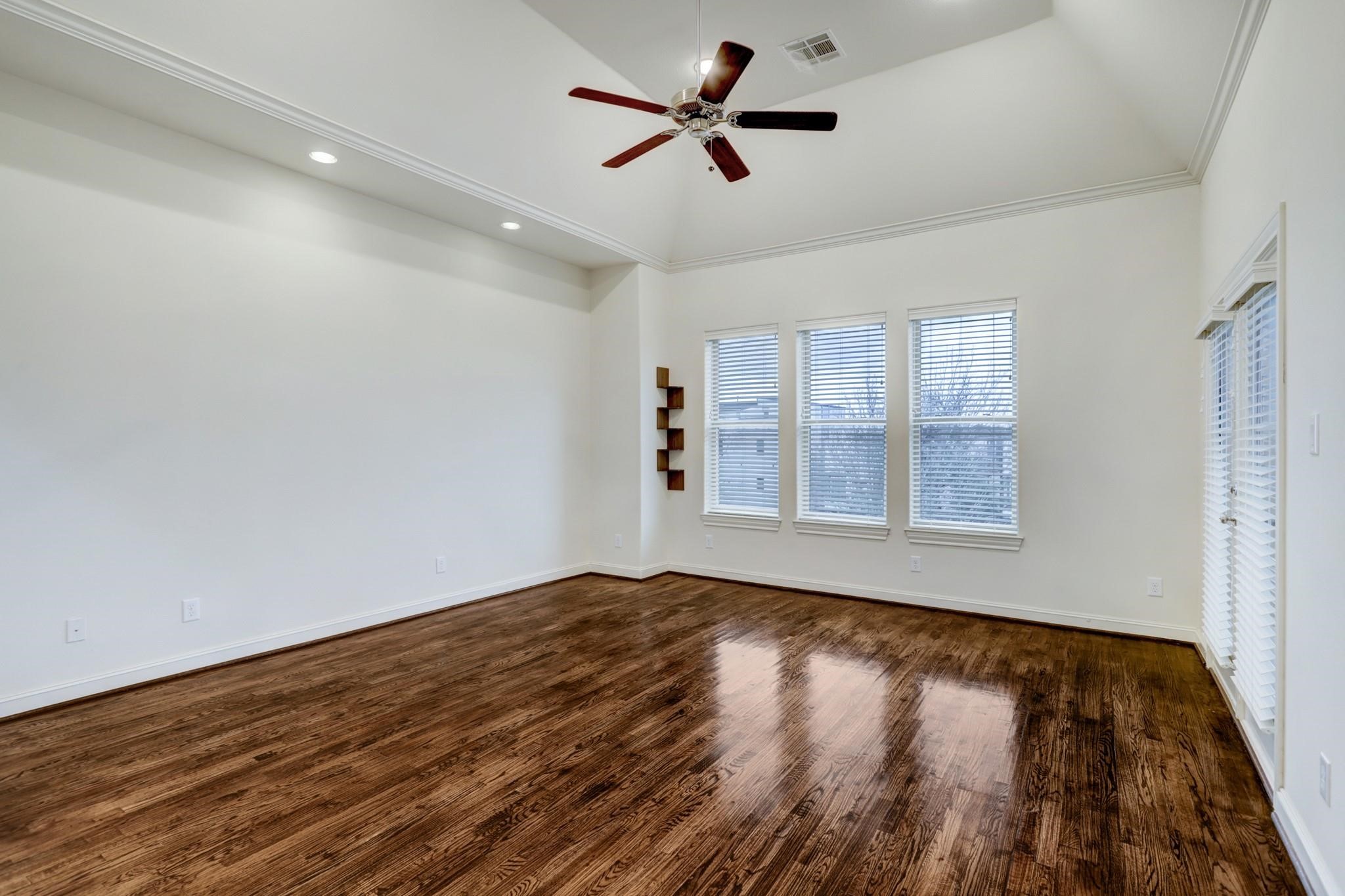 1368 W 25th Street Property Photo 10