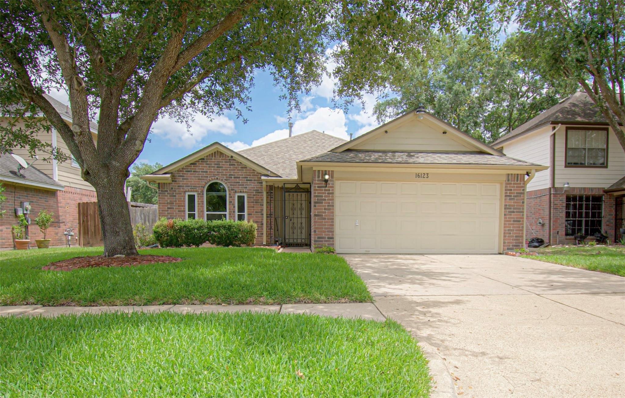 16123 Canaridge Drive, Houston TX 77053 Property Photo 1
