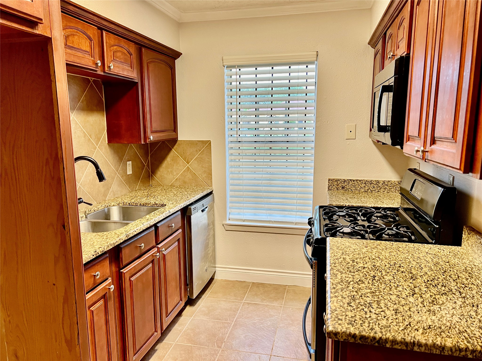 12110 Murr Way Property Photo 8