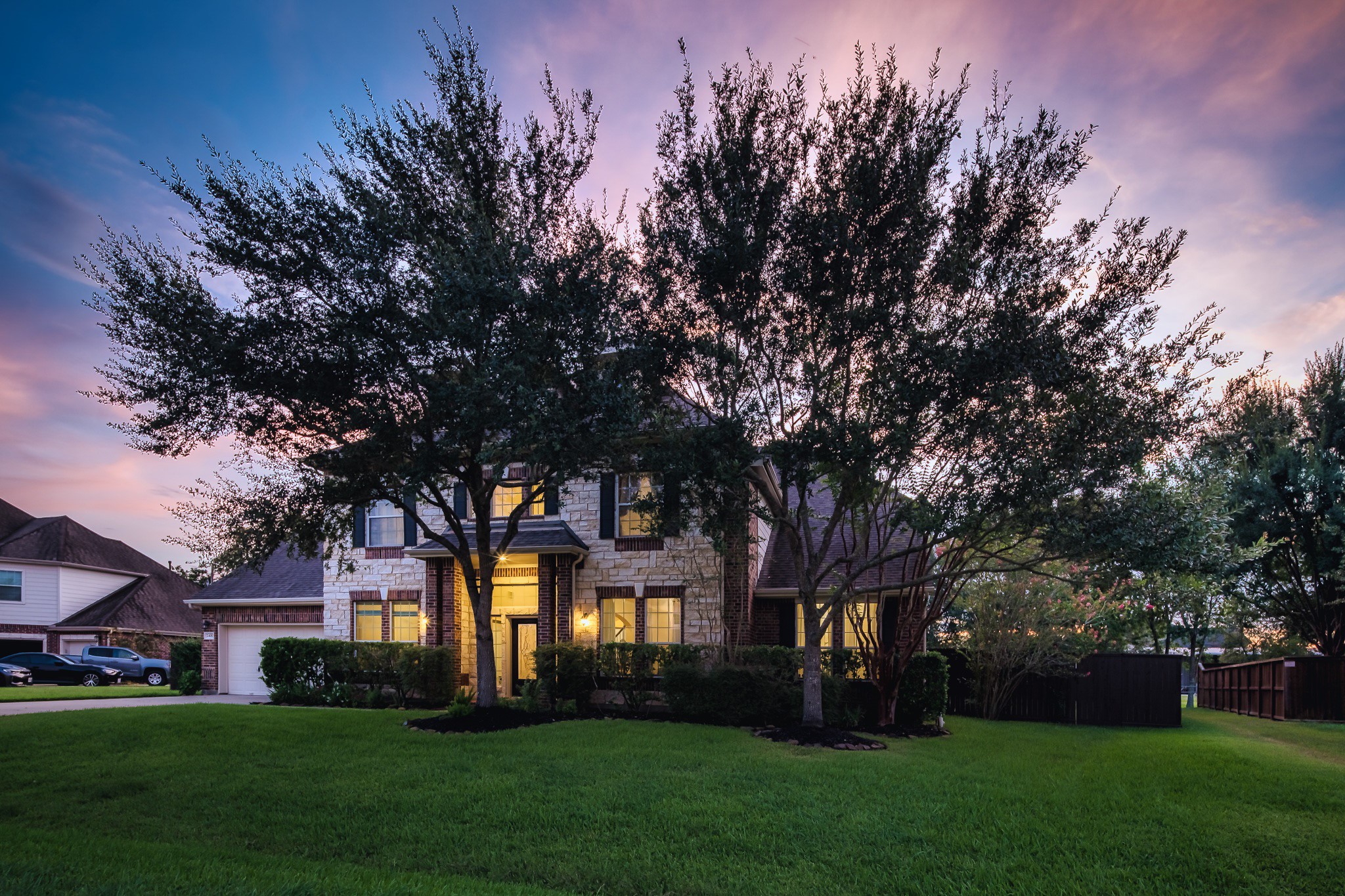 2400 Lakeway Drive Property Photo 3