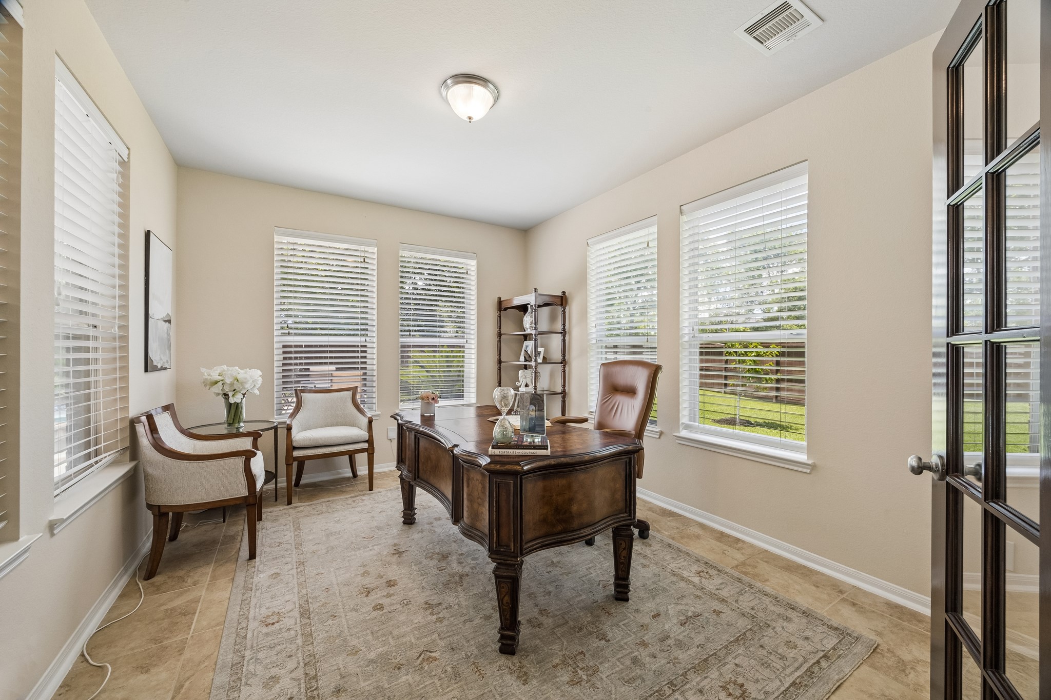 2400 Lakeway Drive Property Photo 27
