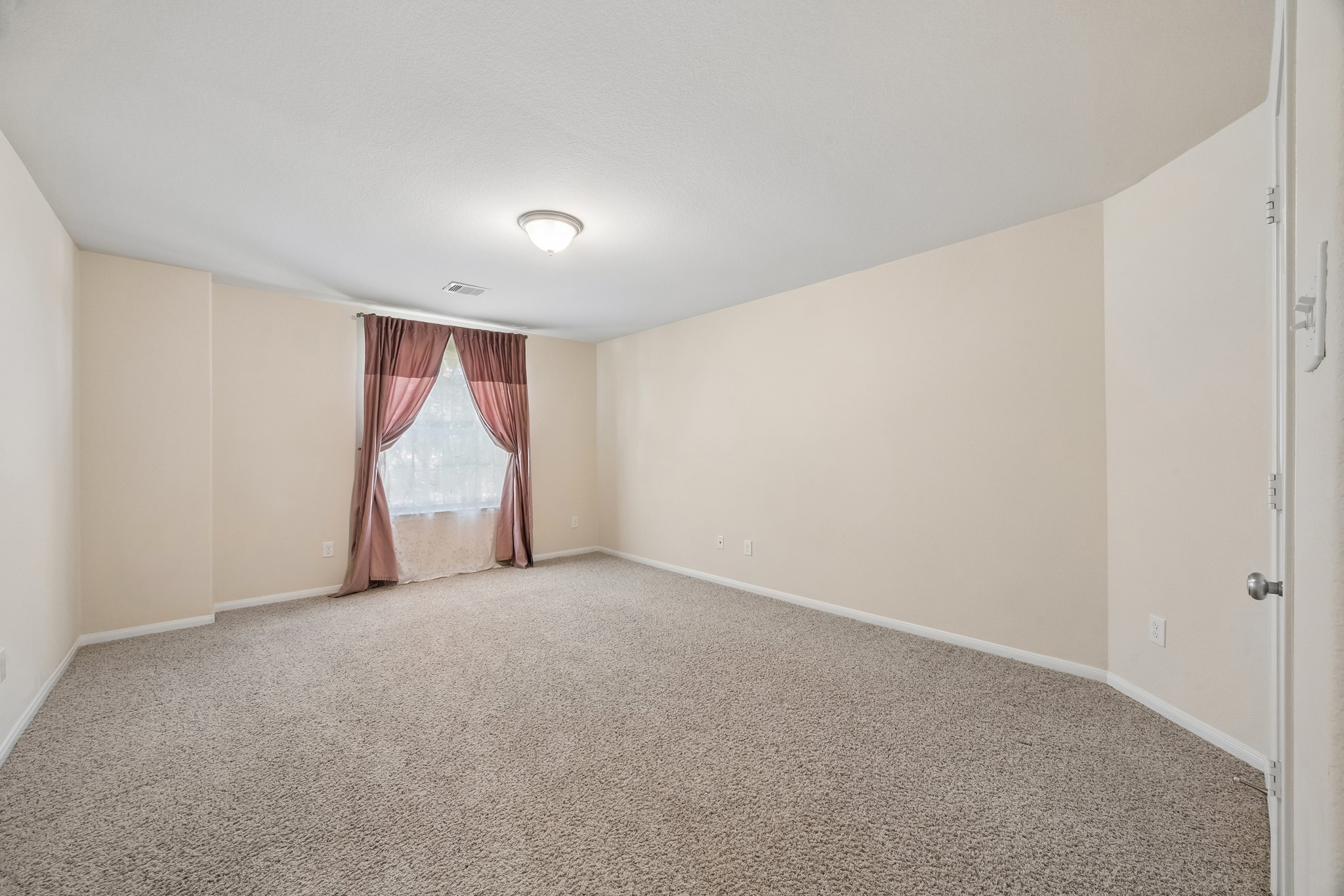 2400 Lakeway Drive Property Photo 33