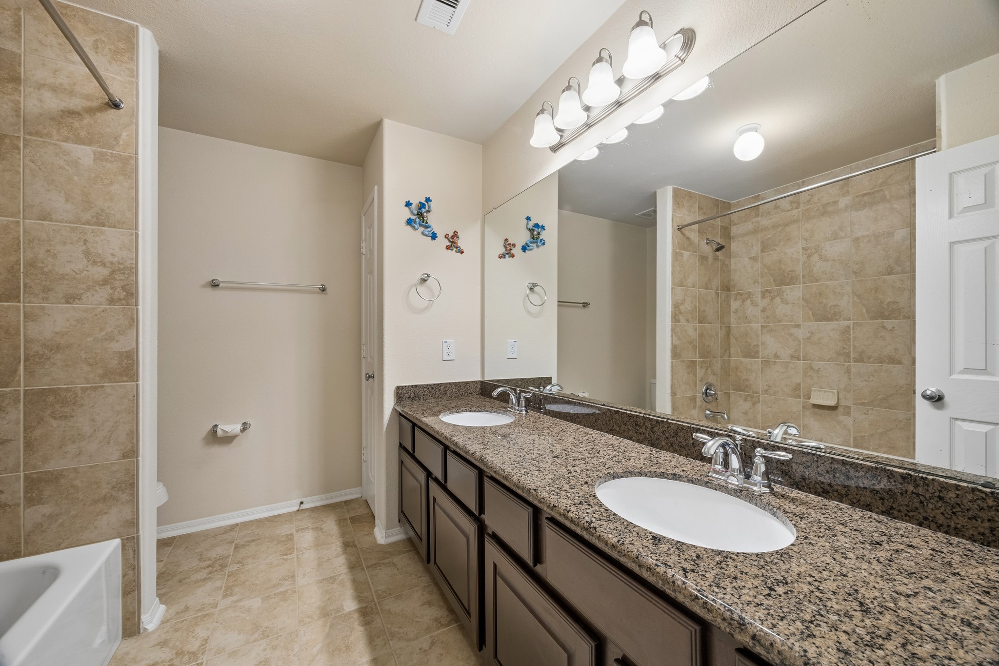 2400 Lakeway Drive Property Photo 39