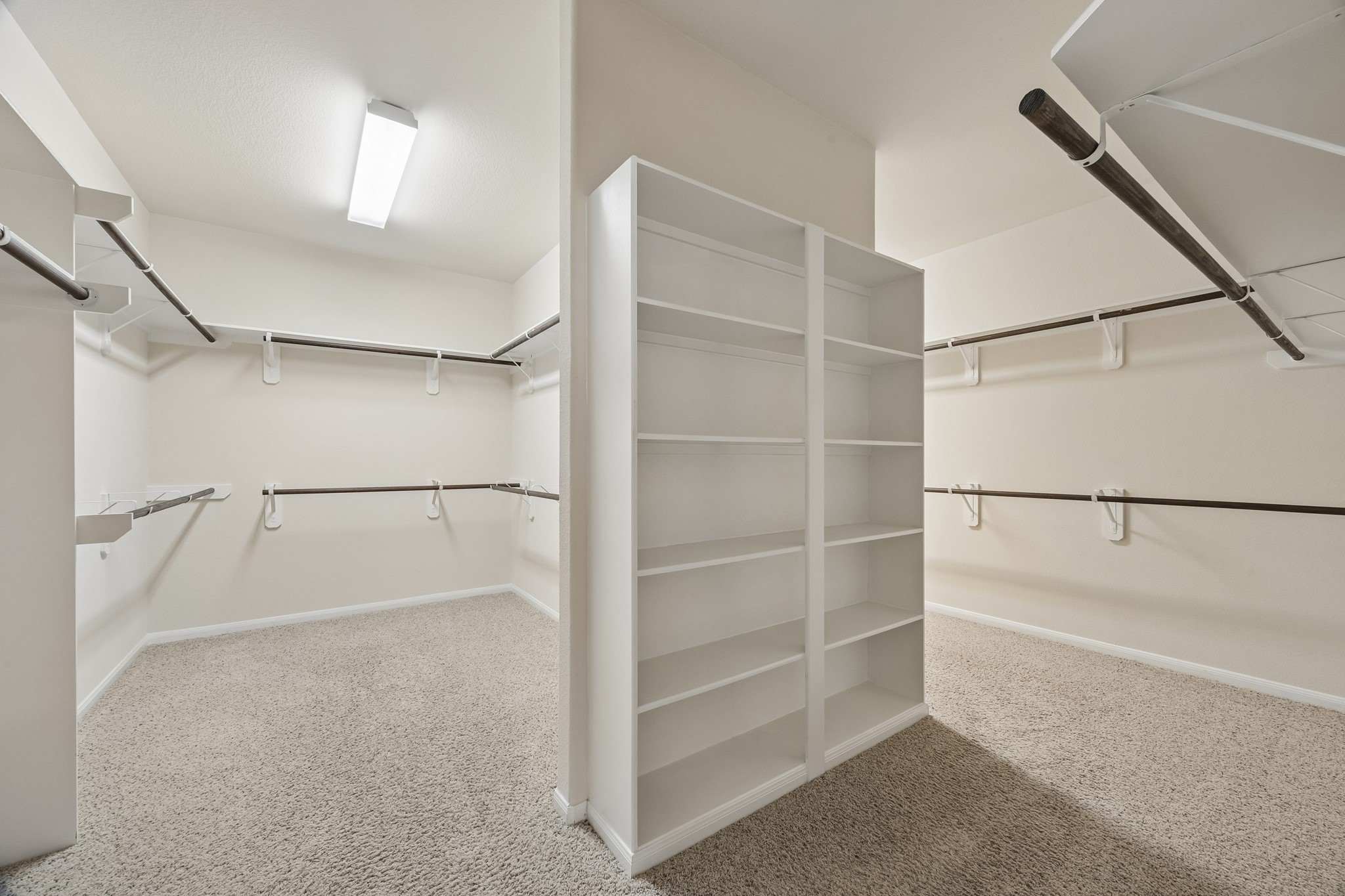 2400 Lakeway Drive Property Photo 41