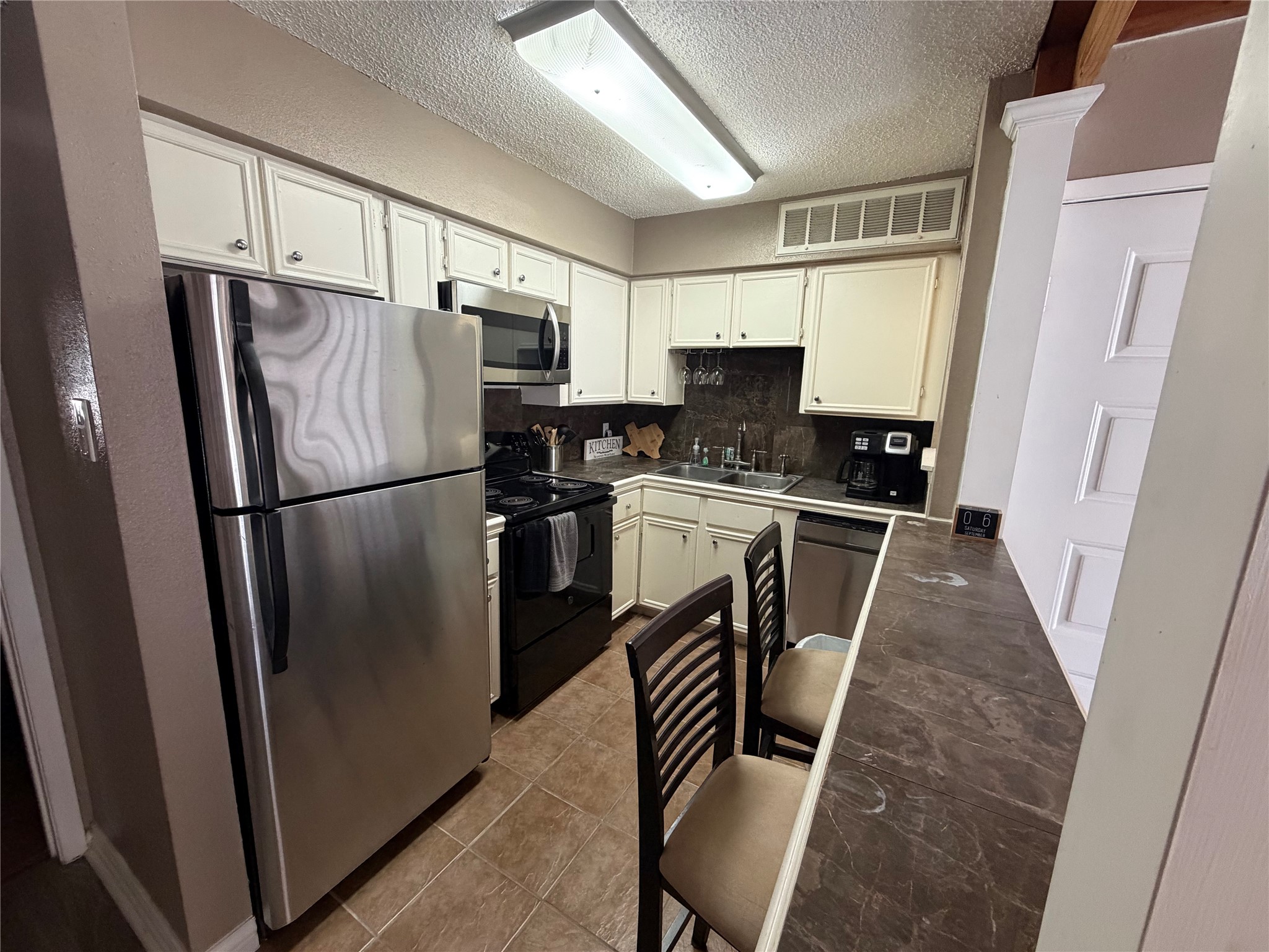 10855 Meadowglen Lane 8 Property Photo 3