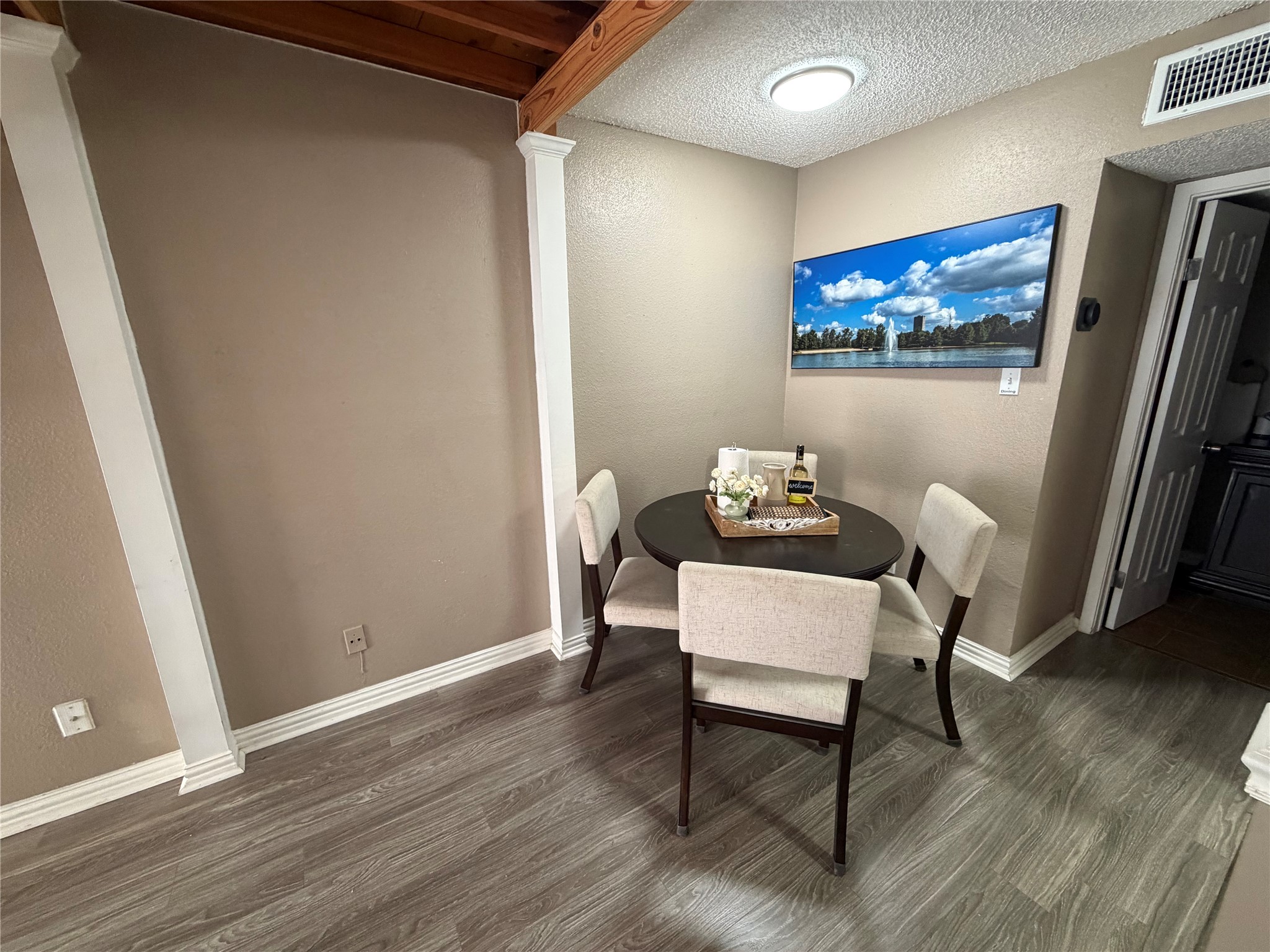 10855 Meadowglen Lane 8 Property Photo 4