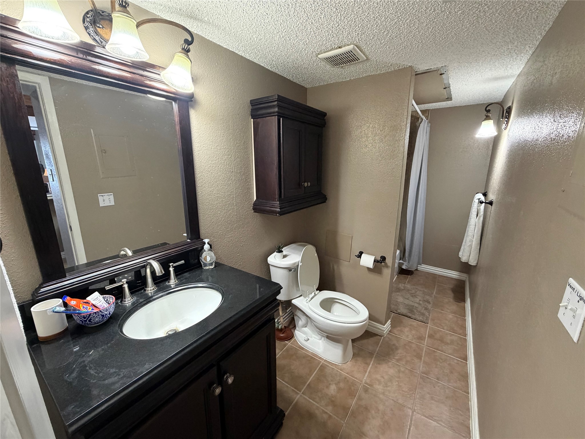 10855 Meadowglen Lane 8 Property Photo 6