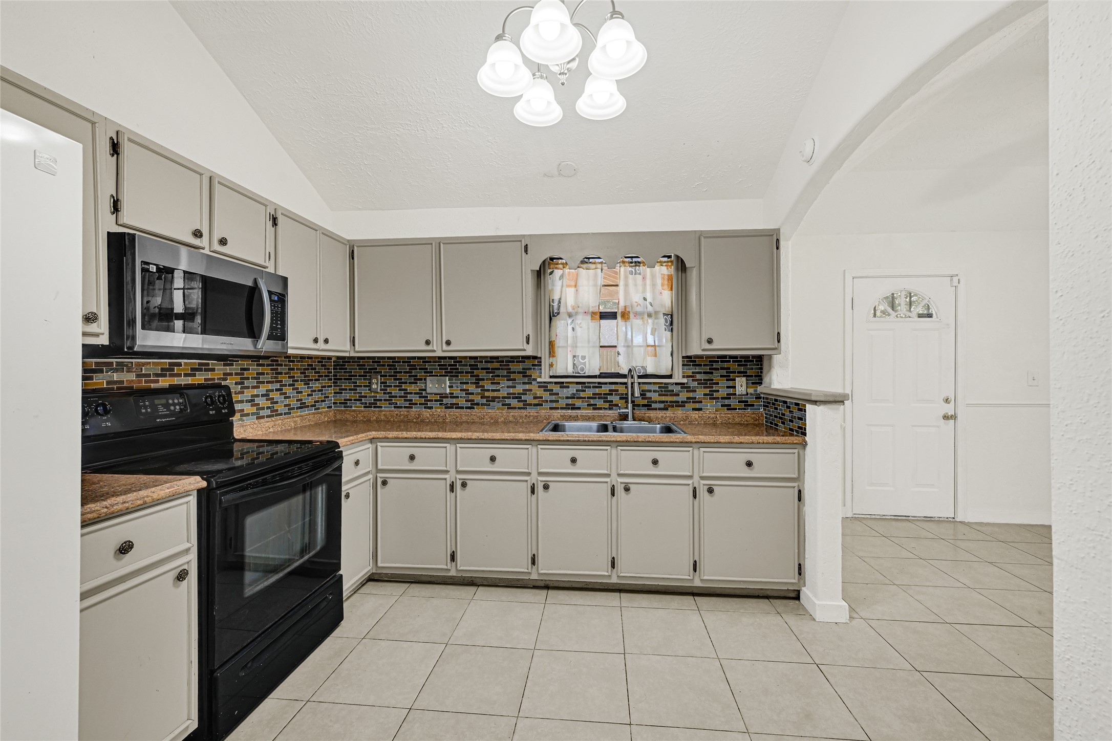 11619 Birch Run Lane Property Photo 9