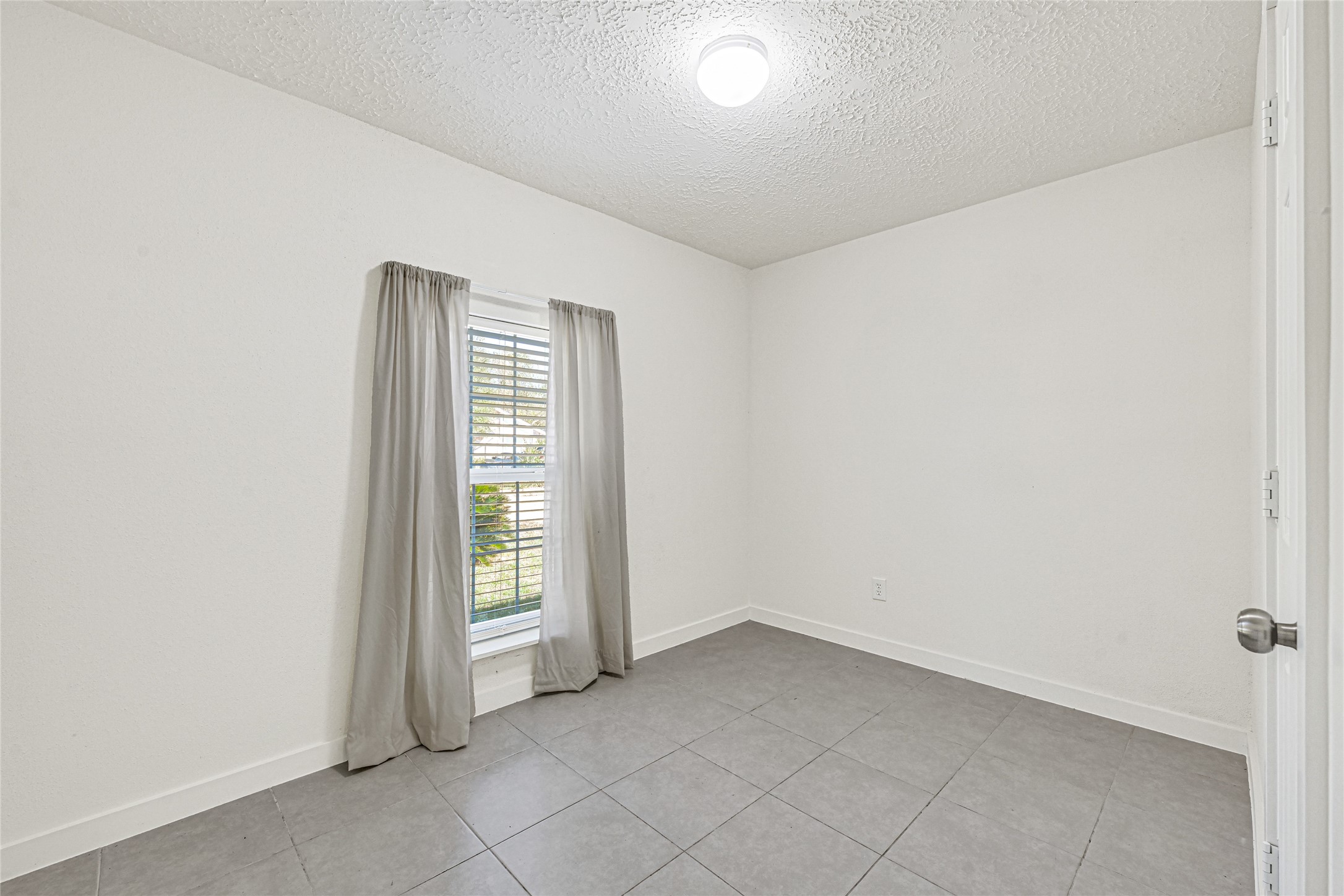 11619 Birch Run Lane Property Photo 13