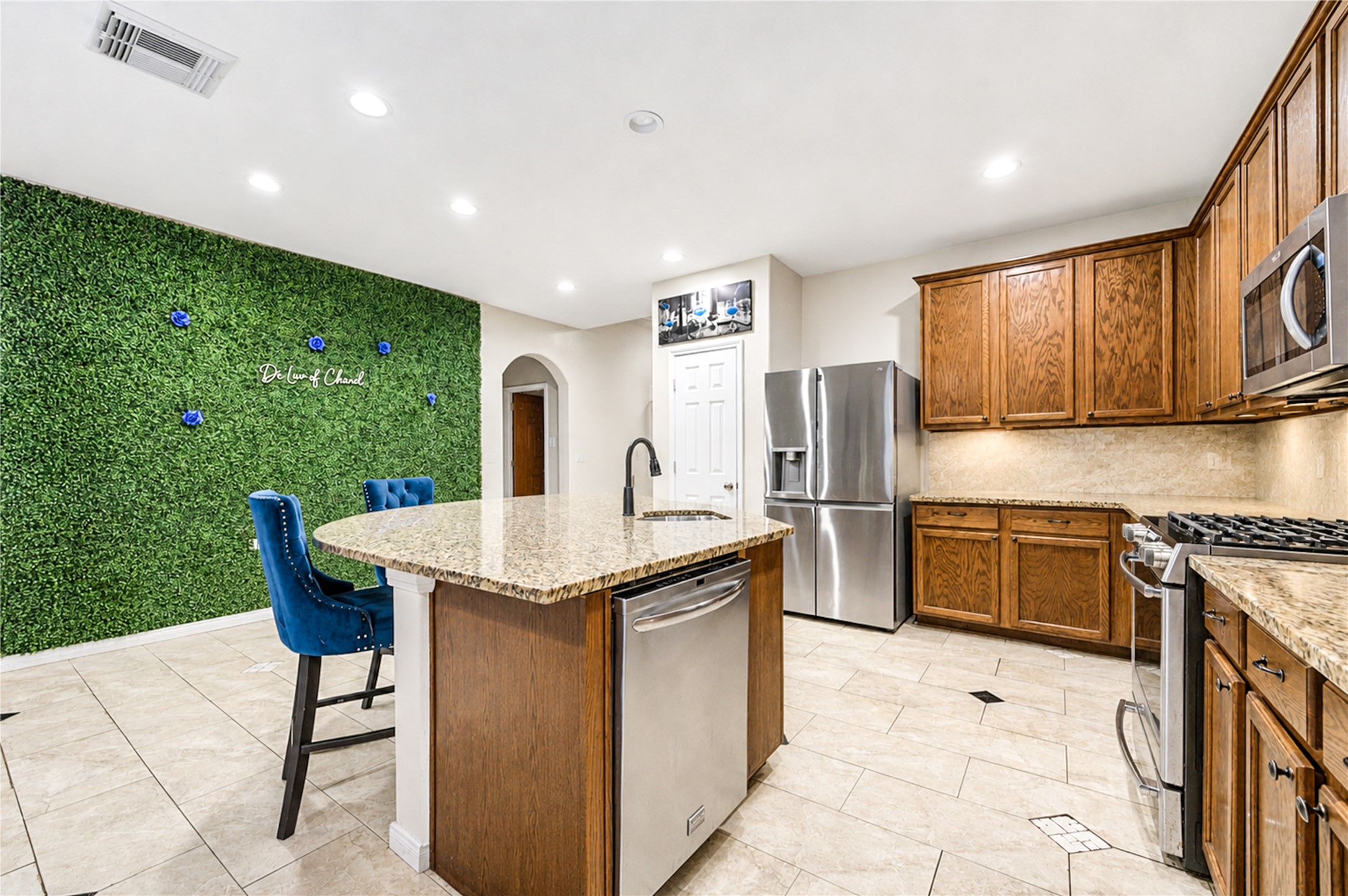 5732 Strong Creek Drive Property Photo 6
