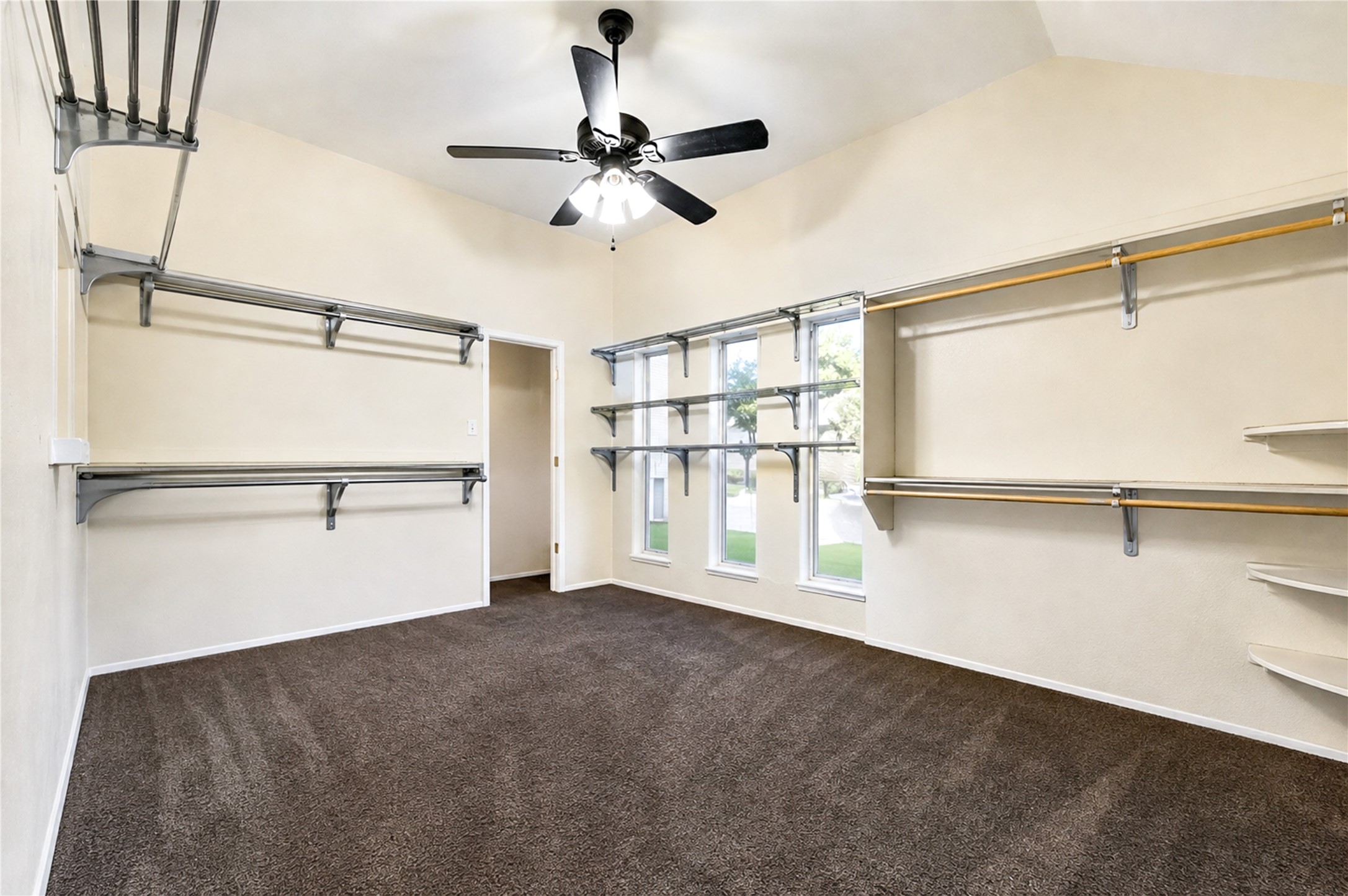 5732 Strong Creek Drive Property Photo 20