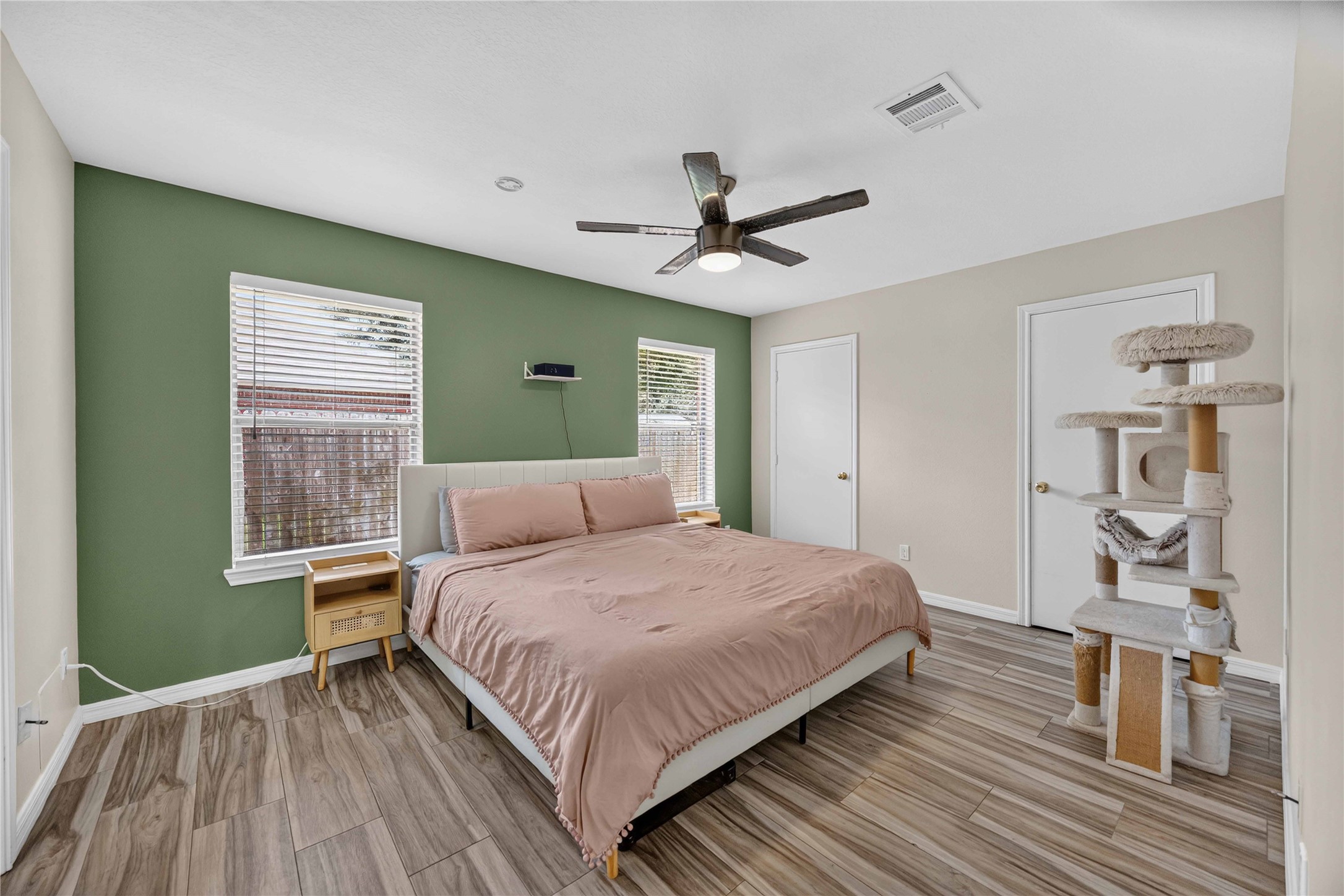 8302 Sanford Street Property Photo 13