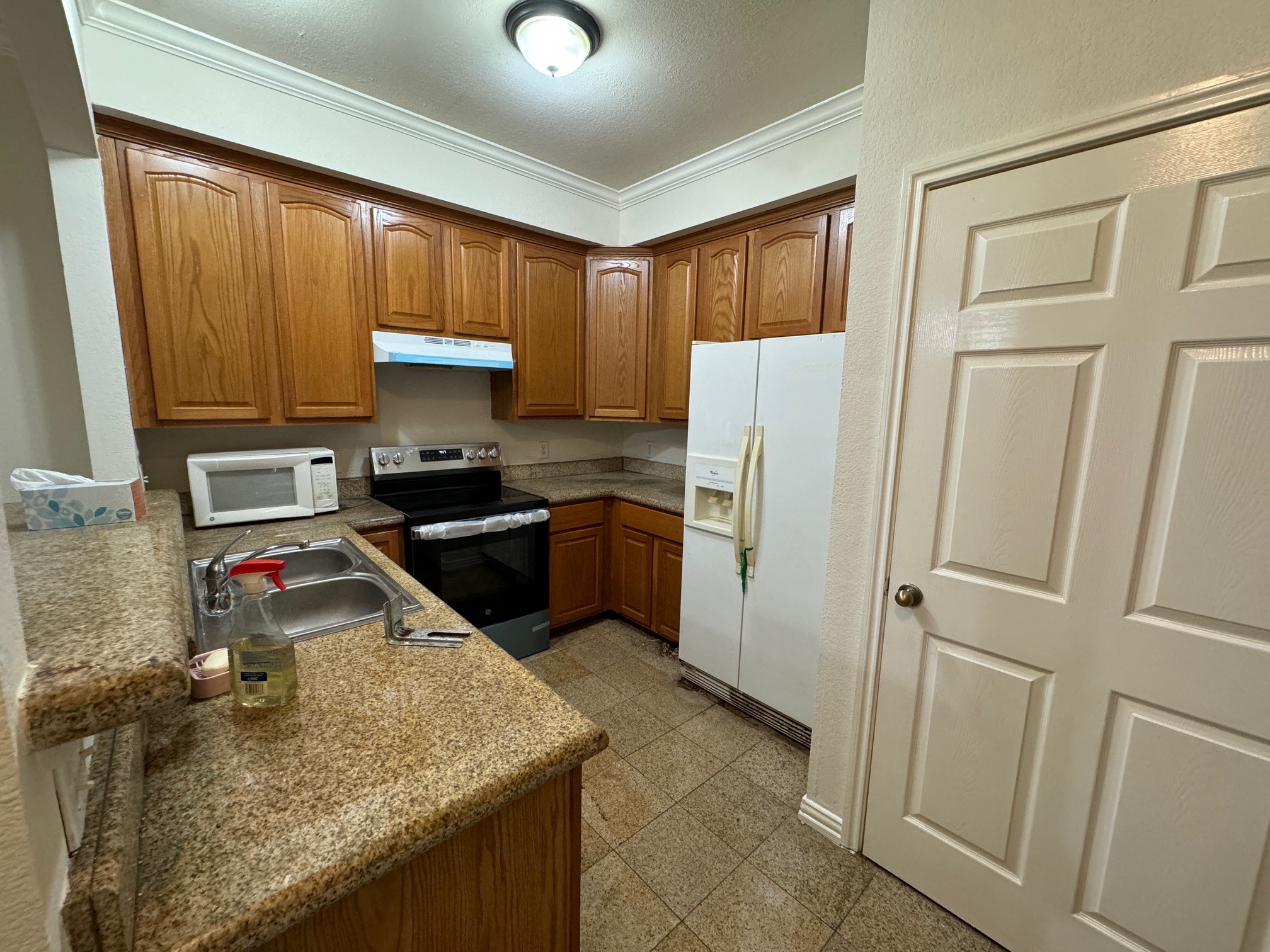 9400 Bellaire Boulevard 110 Property Photo 6
