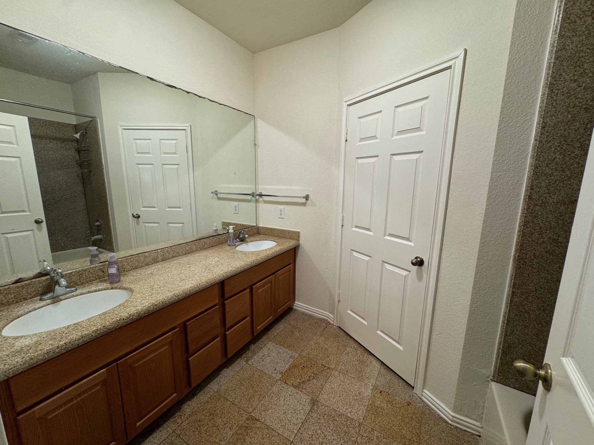 9400 Bellaire Boulevard 110 Property Photo 9