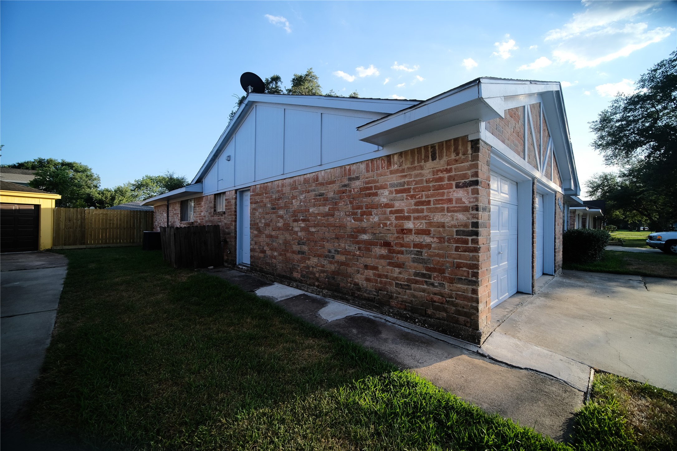 12327 Bexley Drive Property Photo 2