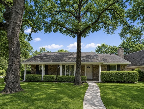 401 Shadywood Circle Property Photo 1