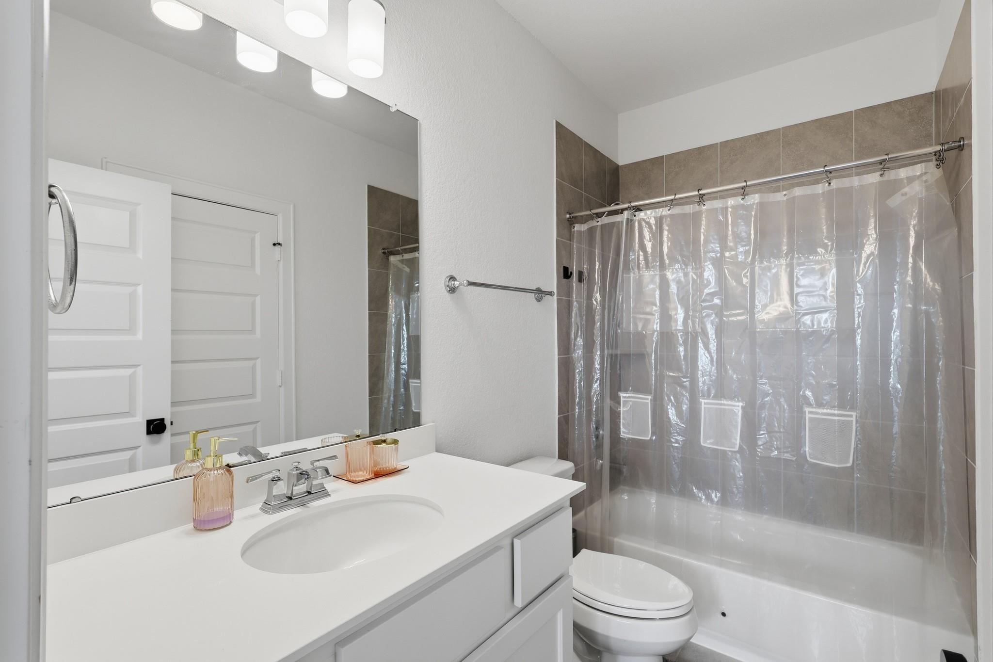 10528 Scarce Chaser Street Property Photo 37
