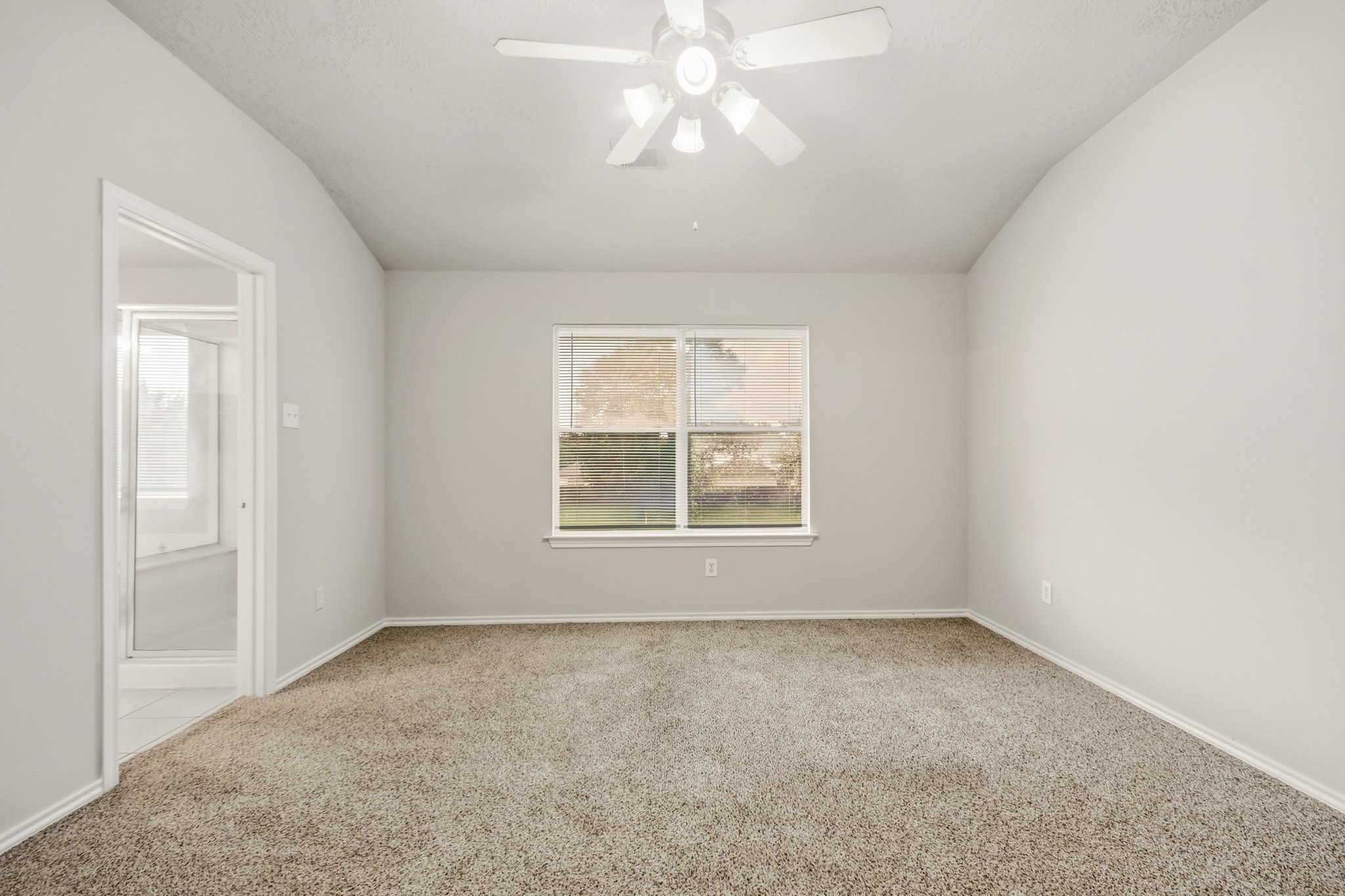 13107 Peppergate Lane Property Photo 12