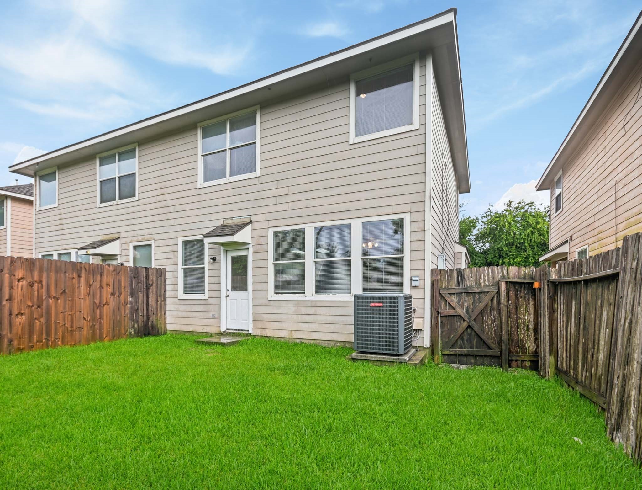 13107 Peppergate Lane Property Photo 15