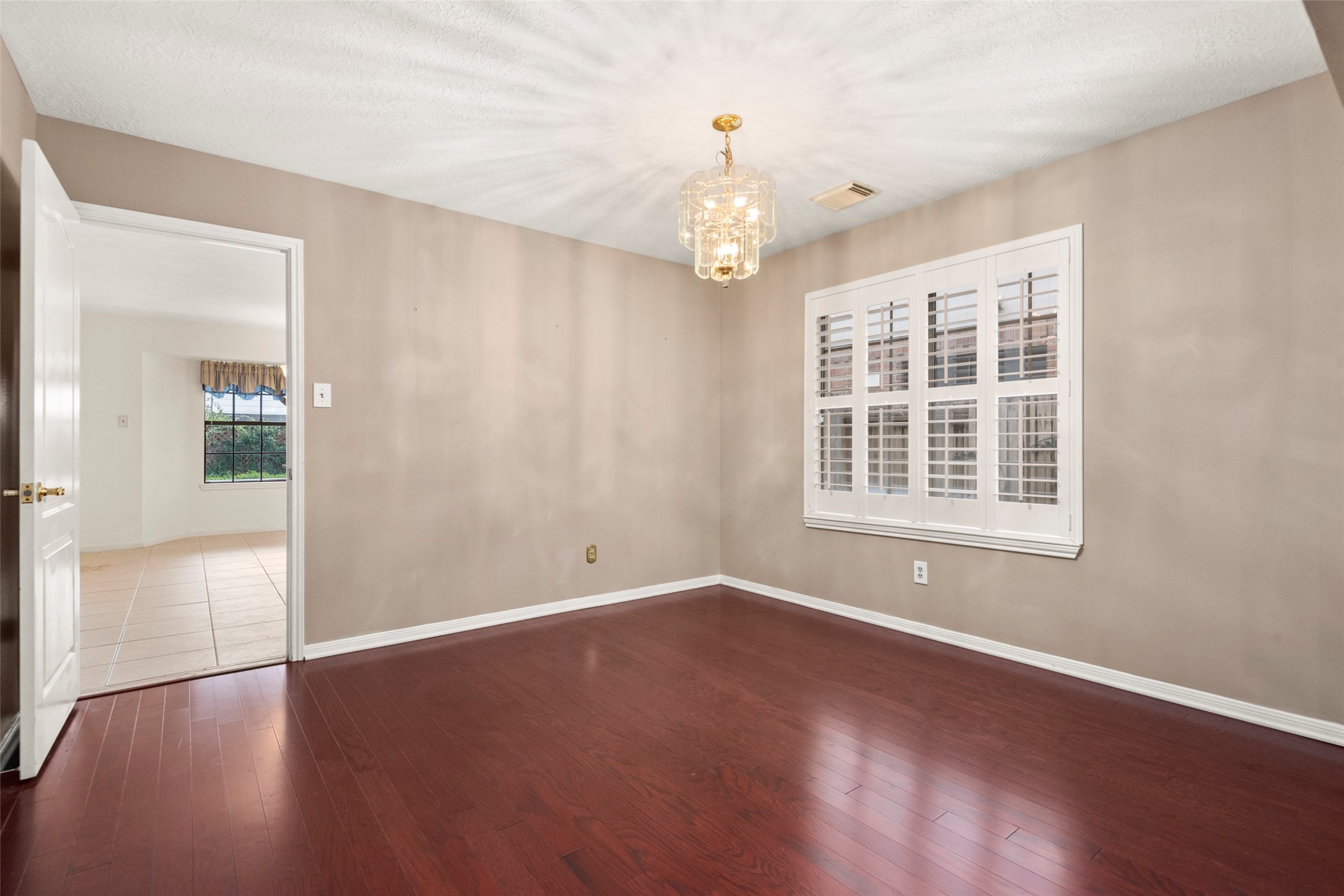 2415 Parkwood Lane Property Photo 11