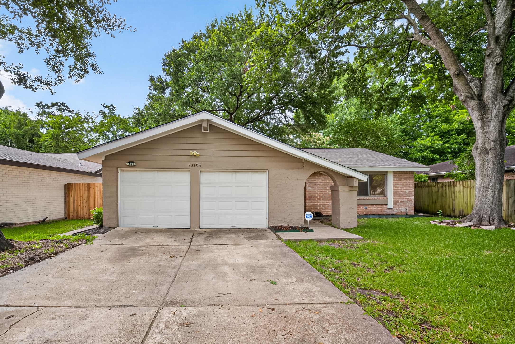 23106 Ludgate Drive Property Photo 1