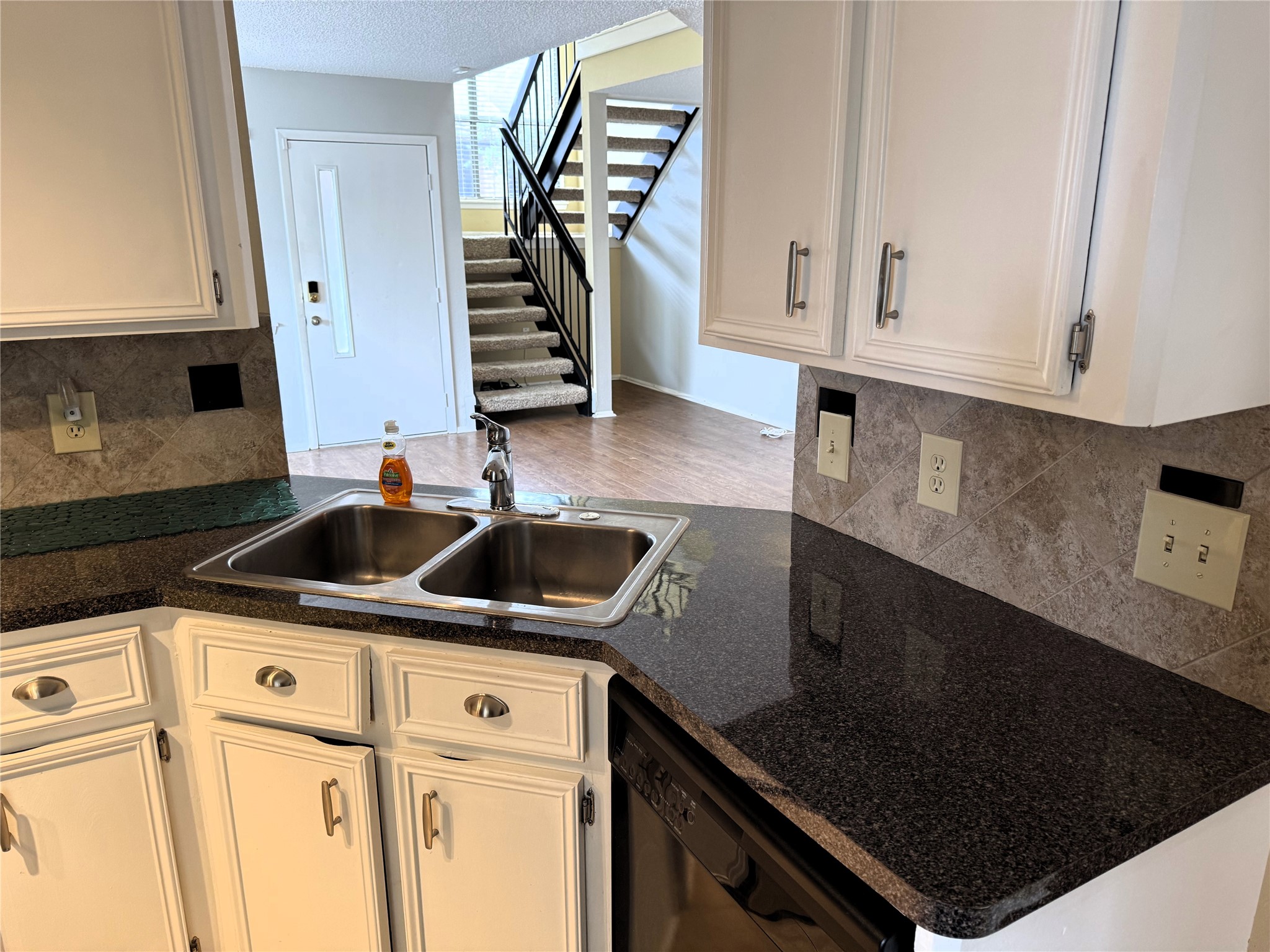 62 Evanston Street 2/5 Property Photo 6