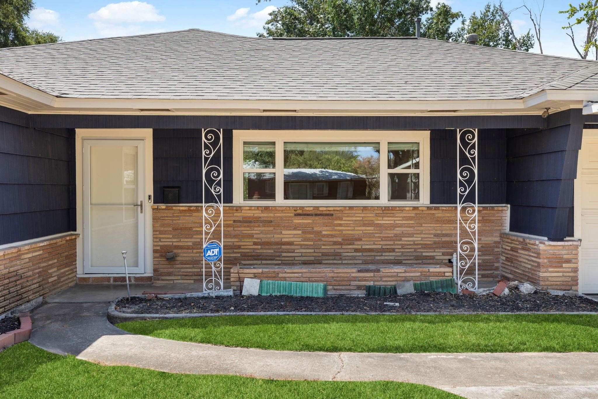 1802 Turnpike Road Property Photo 2