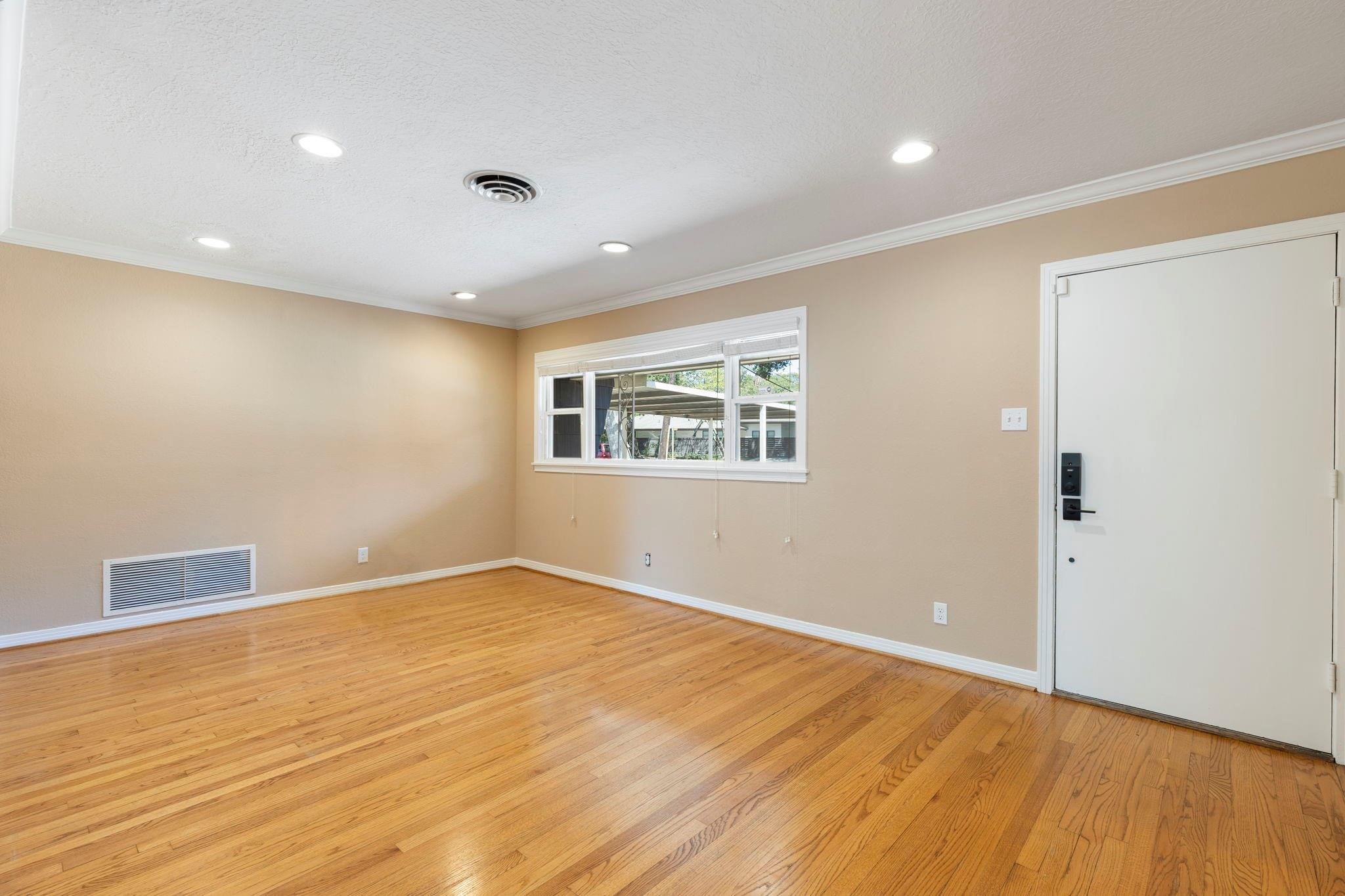 1802 Turnpike Road Property Photo 6